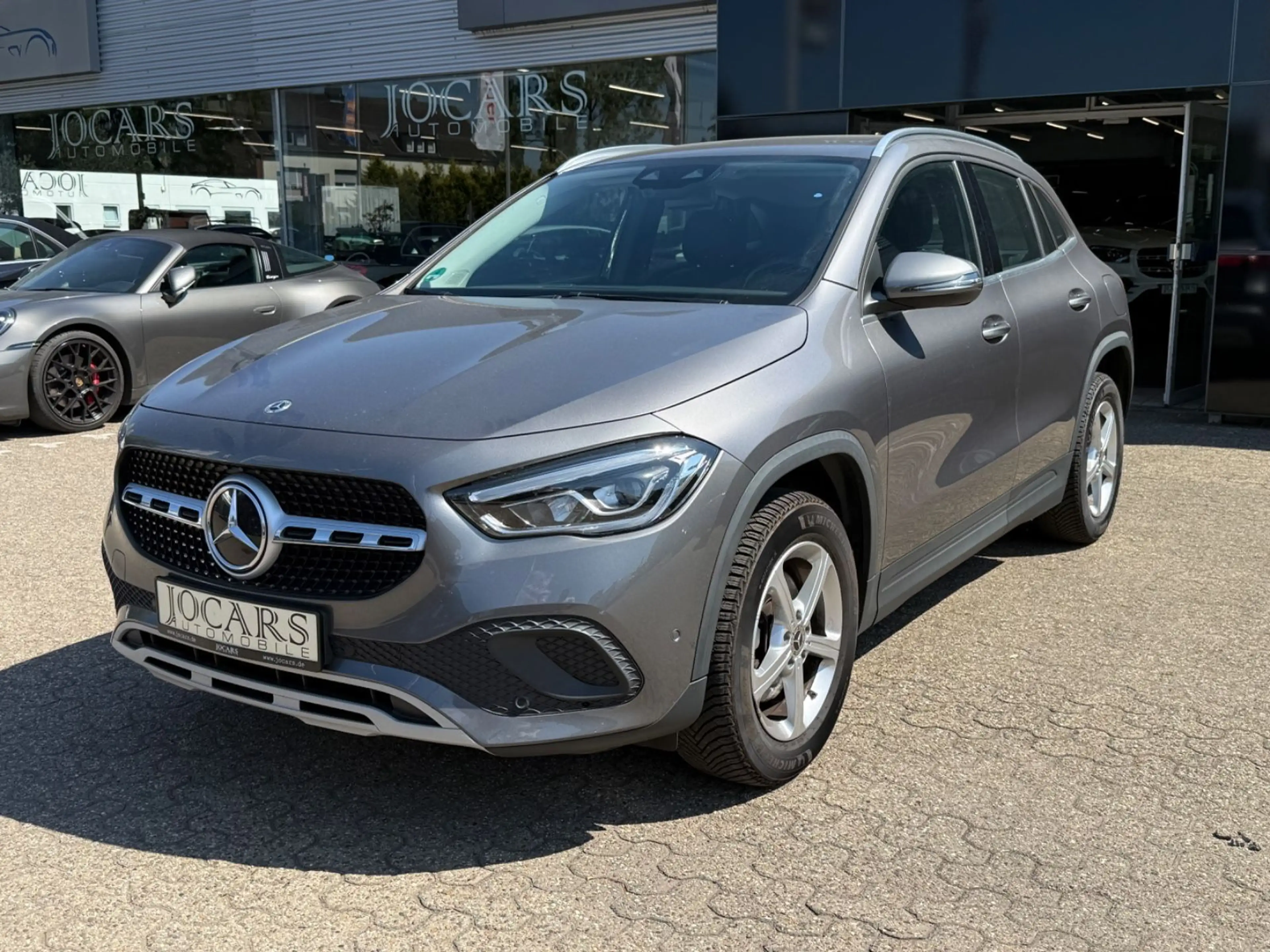 Mercedes-Benz GLA 180 d*SPORT*LANE*RFK*LED*SHZ