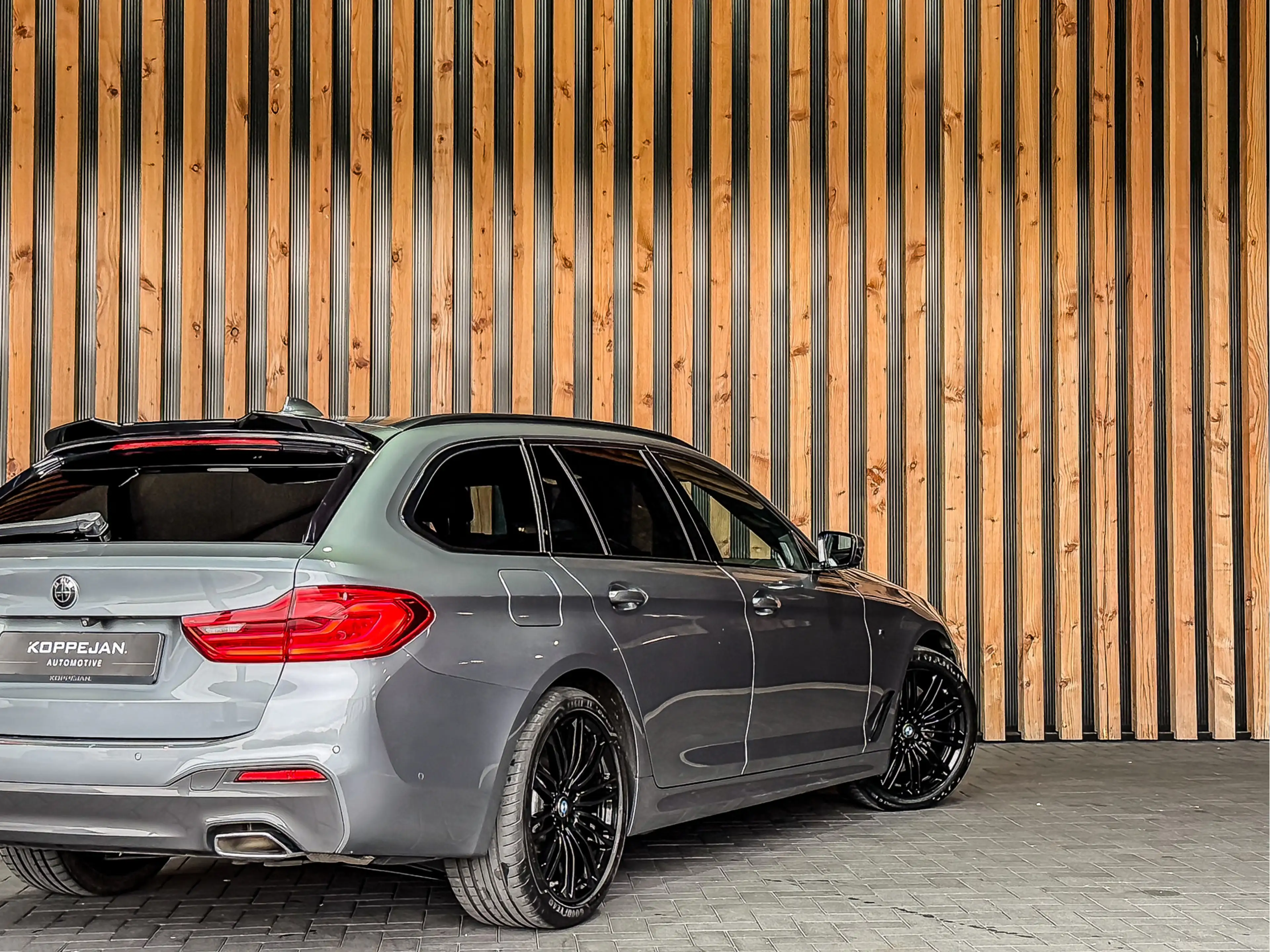 BMW 540 5-serie Touring 540i xDrive 340PK High Executive | — photo 22