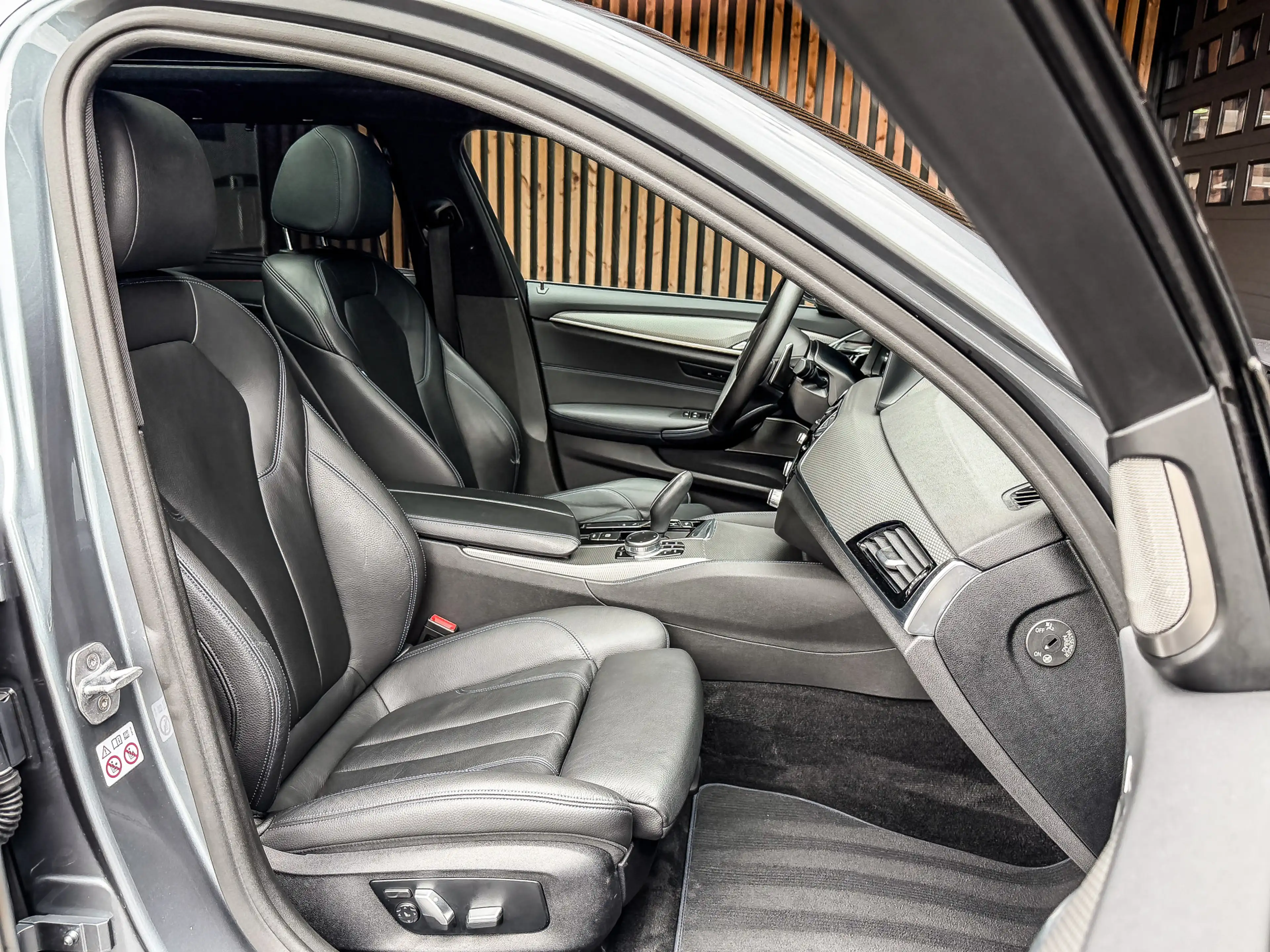 BMW 540 5-serie Touring 540i xDrive 340PK High Executive | — photo 16