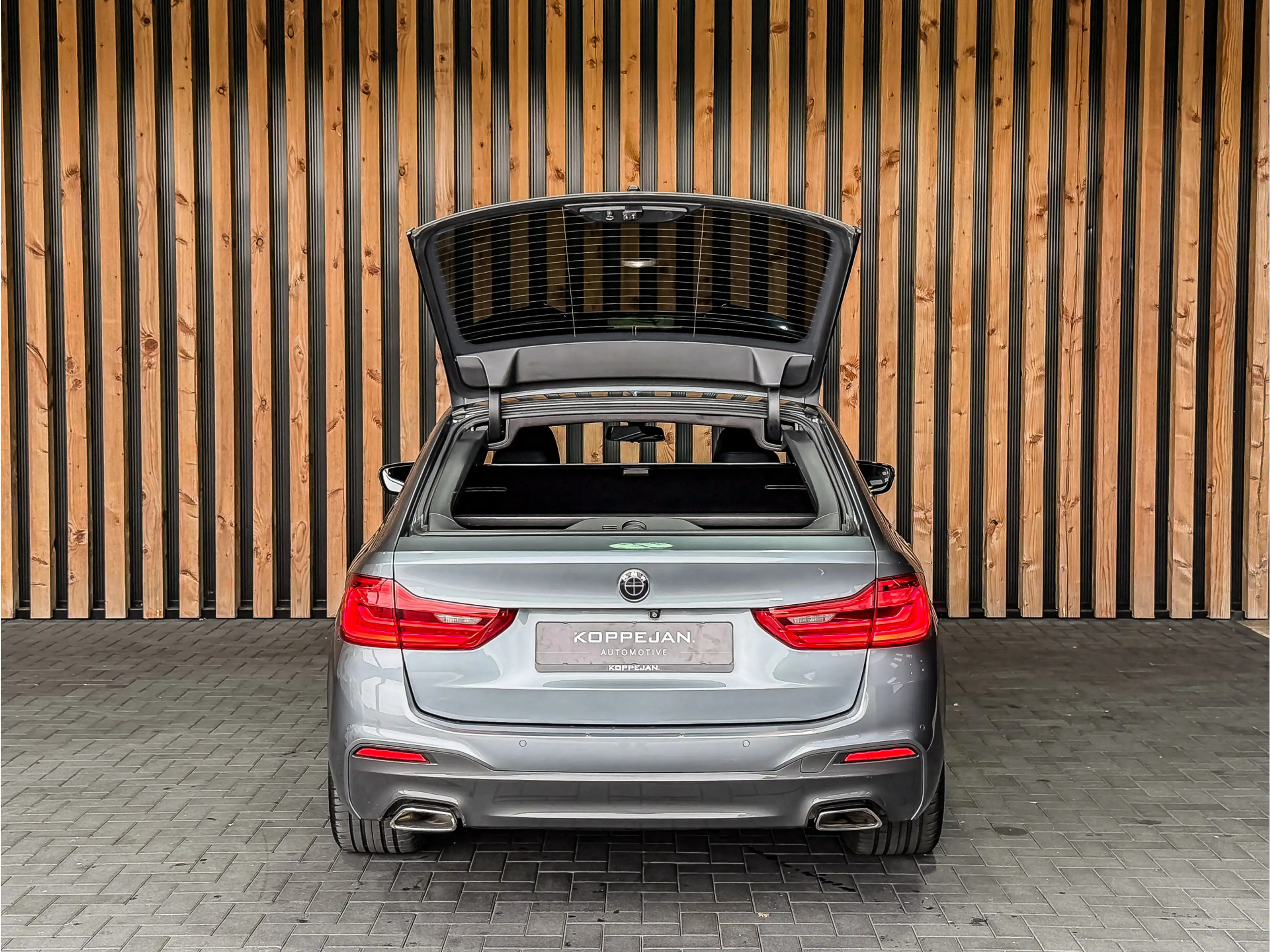 BMW 540 5-serie Touring 540i xDrive 340PK High Executive | — photo 37