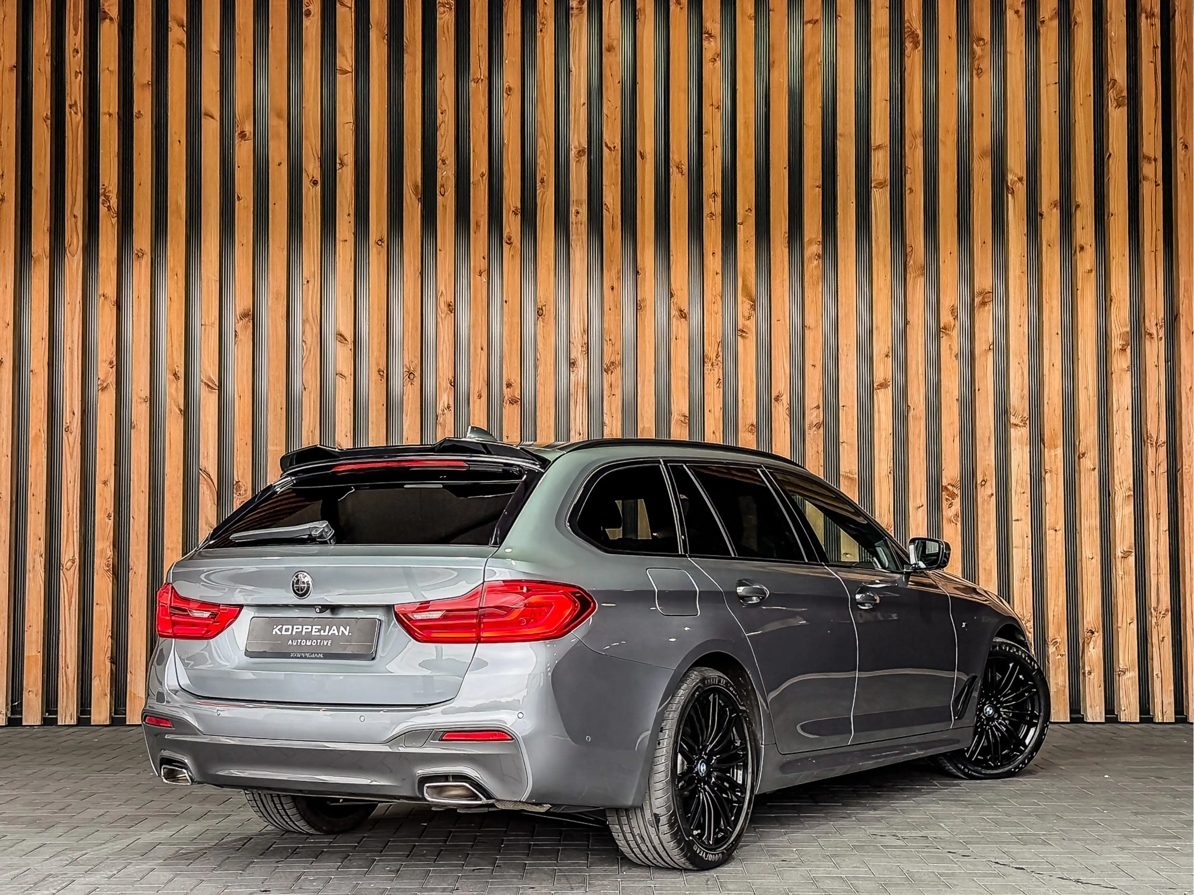 BMW 540 5-serie Touring 540i xDrive 340PK High Executive | — photo 3