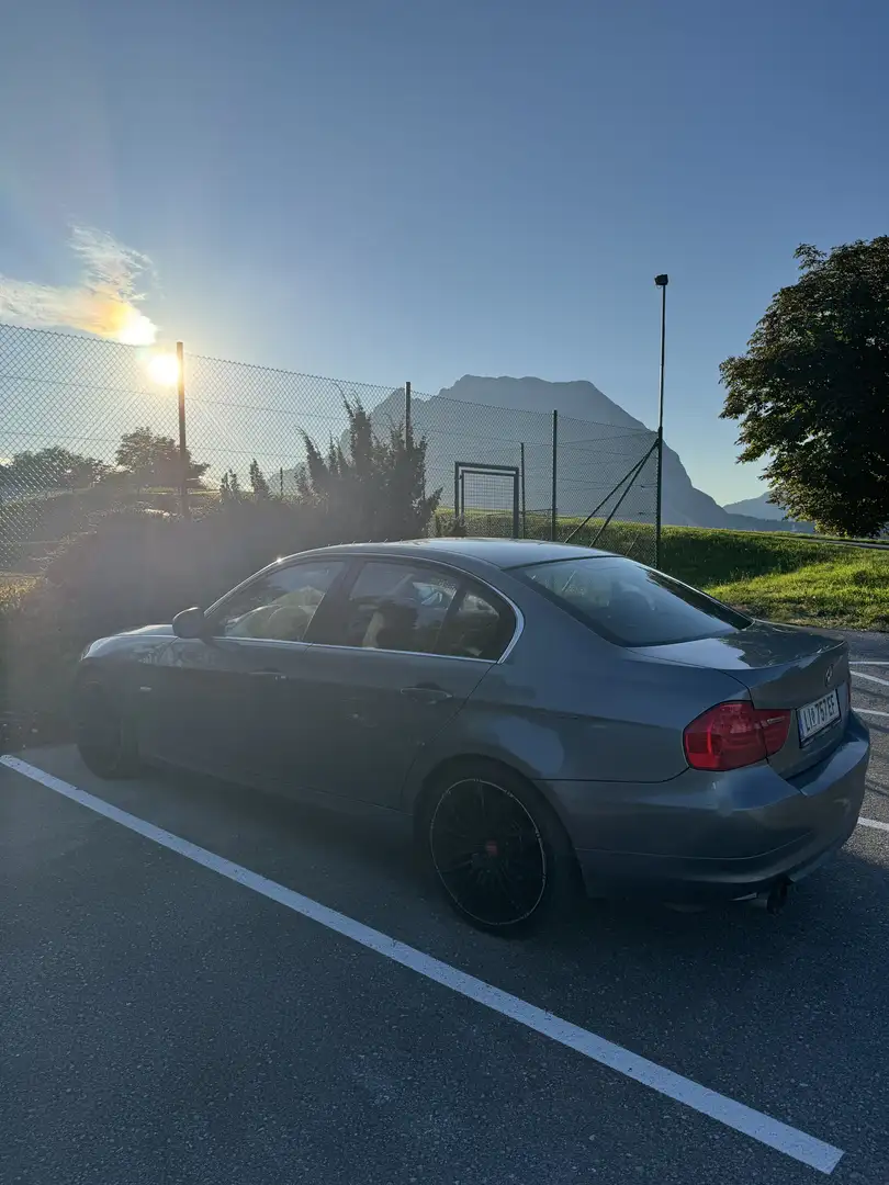 BMW 325 325i Österreich-Paket Aut. - 2
