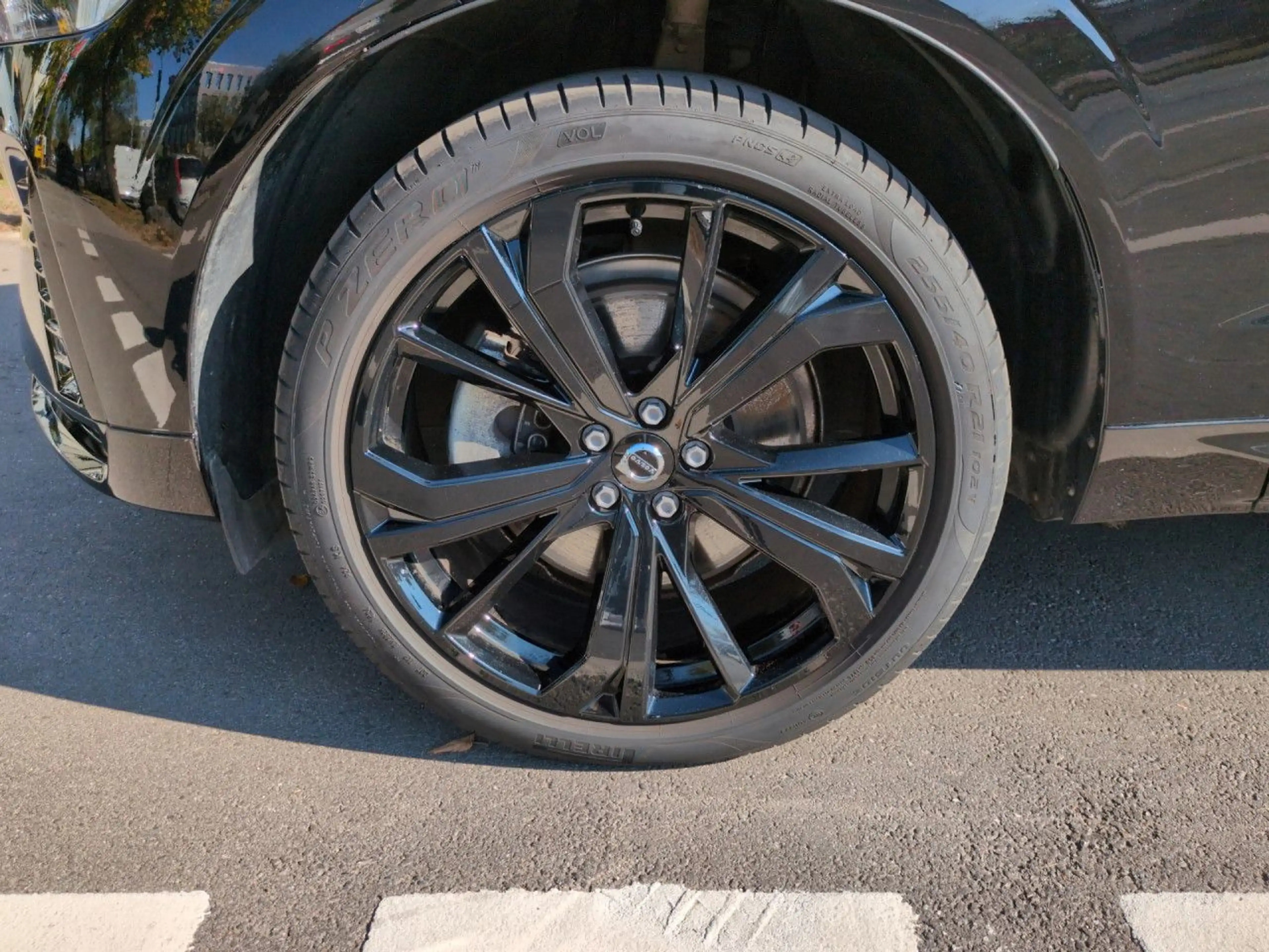 Volvo XC60 XC 60 Plus Black Edition Recharge Plug-In Hybrid A — photo 24