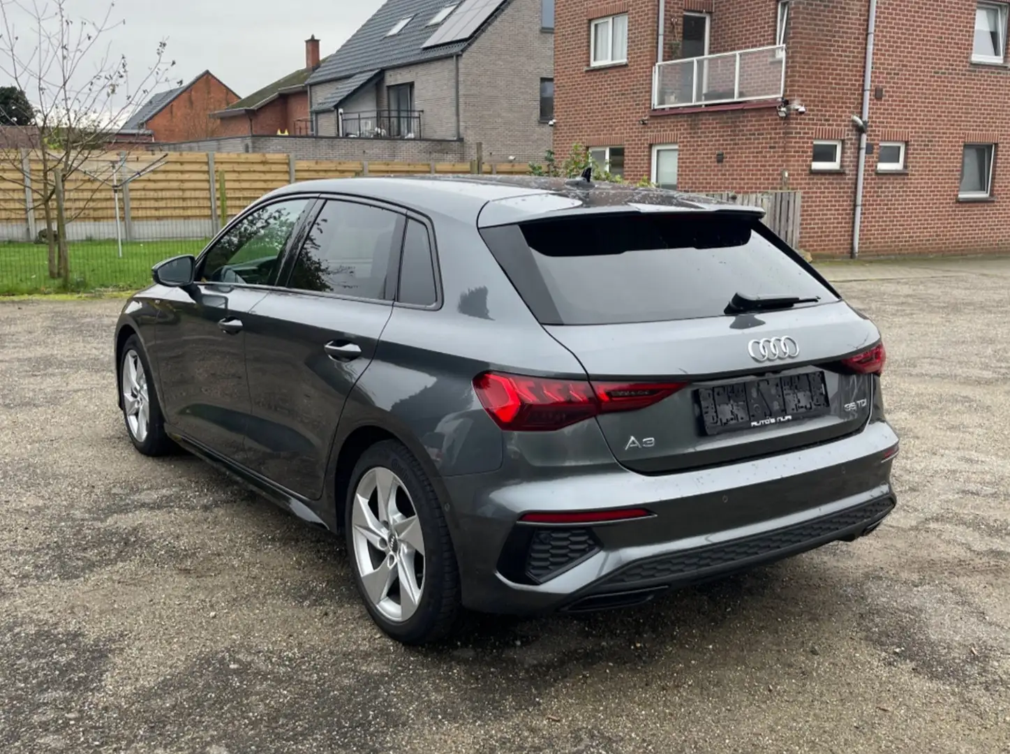 Audi A3 35 TDI Limousine S tronic sport - Grijs - 2