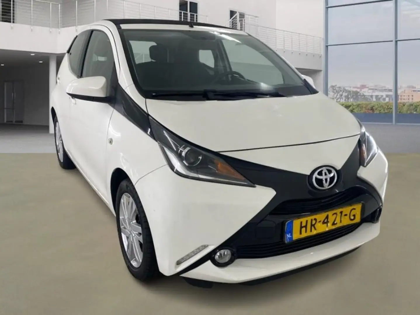 Toyota Aygo 1.0 VVT-i x-wave 1e Eig. 4.978 km +NAP NL-auto Blanc - 2