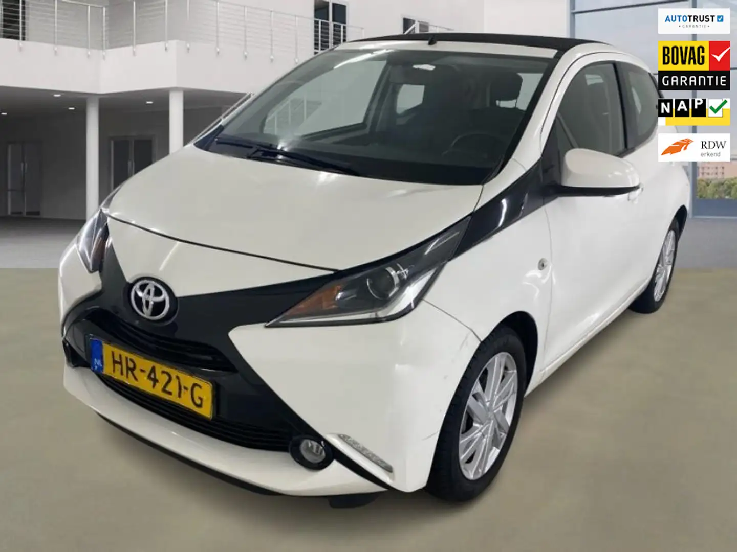 Toyota Aygo 1.0 VVT-i x-wave 1e Eig. 4.978 km +NAP NL-auto Blanc - 1