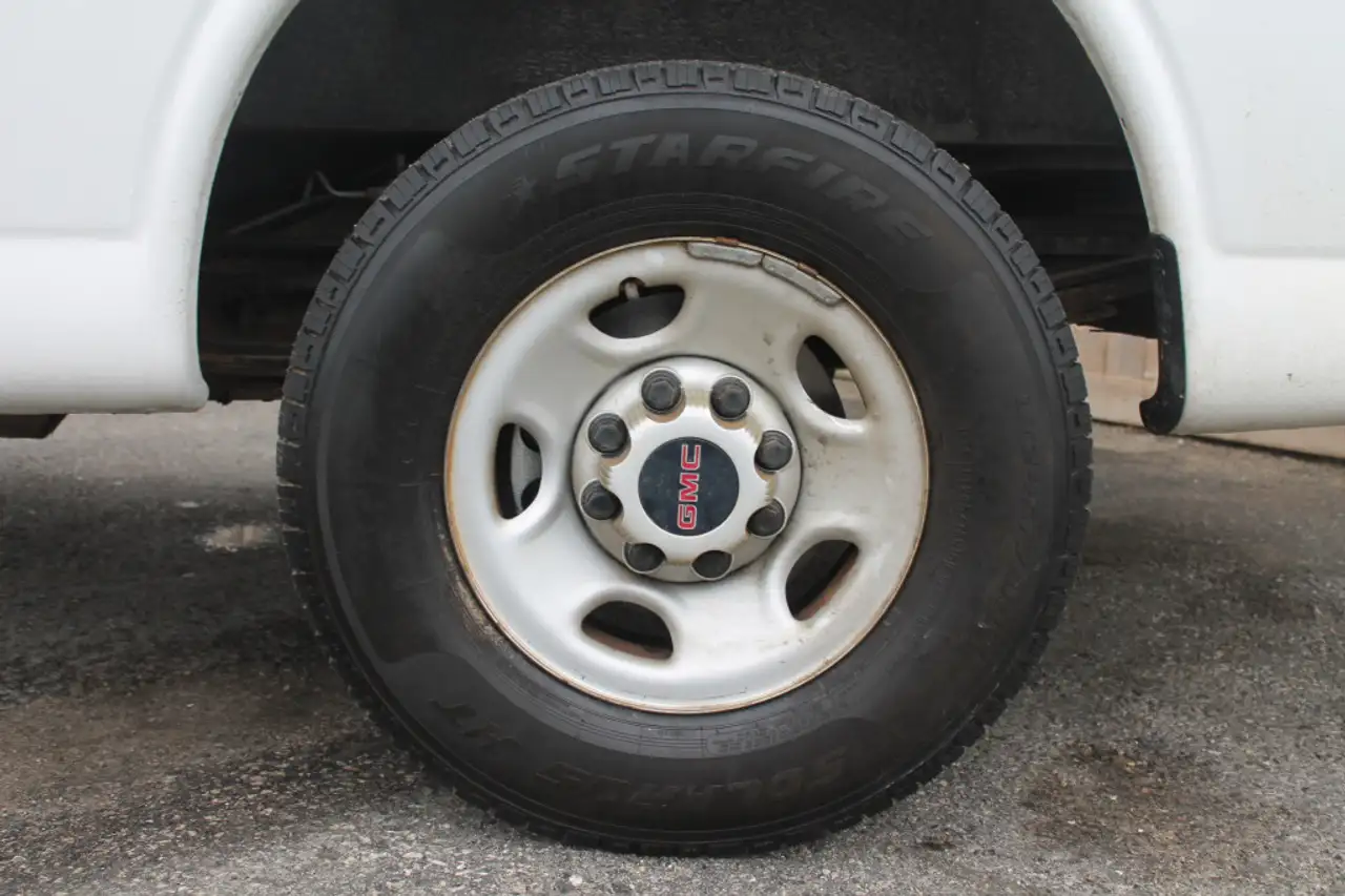 GMC 2500 снимка GMC 2500