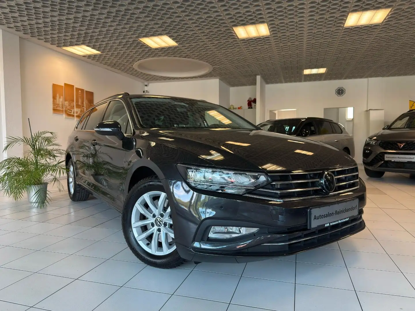Volkswagen Passat Variant 1.5TSI DSG*ACC*AHK*SHZ*NAVI* Grau - 1
