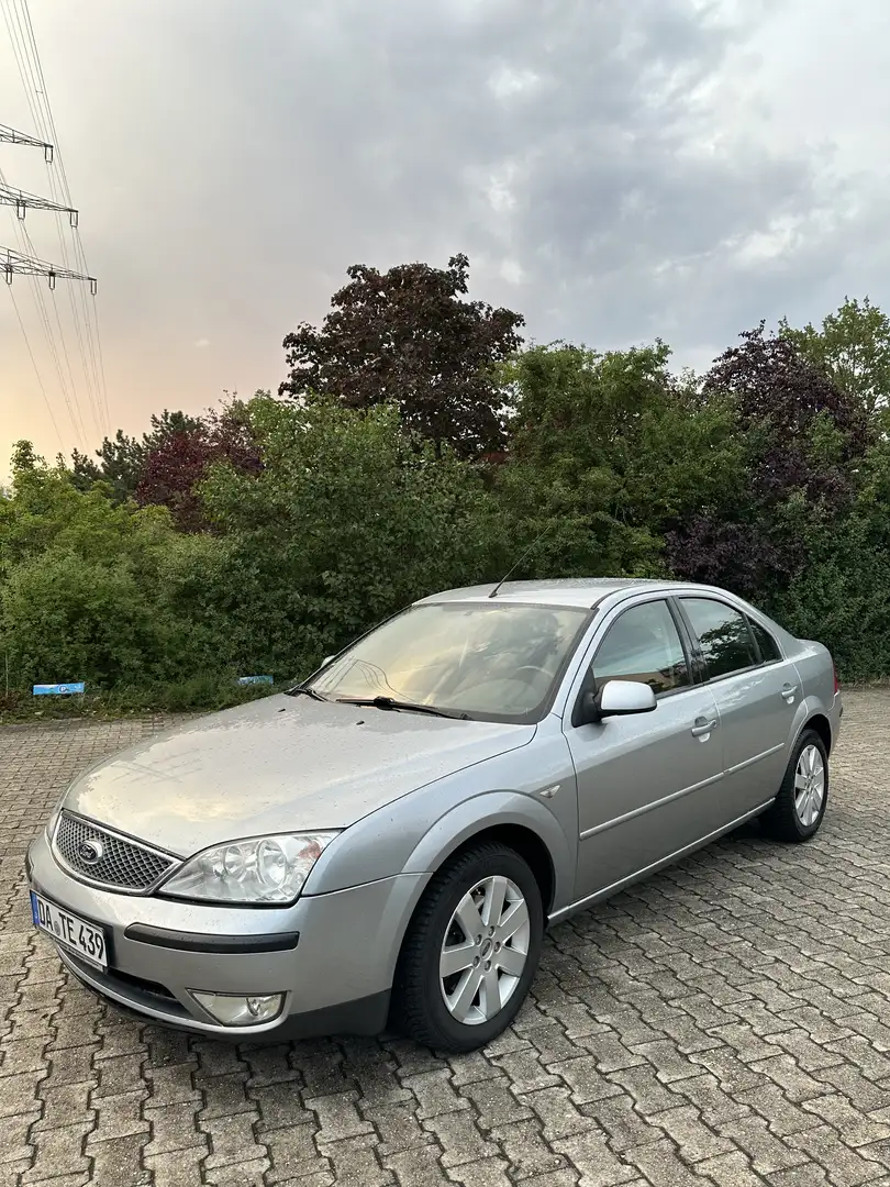 Ford Mondeo 1.8 Ambiente - 1