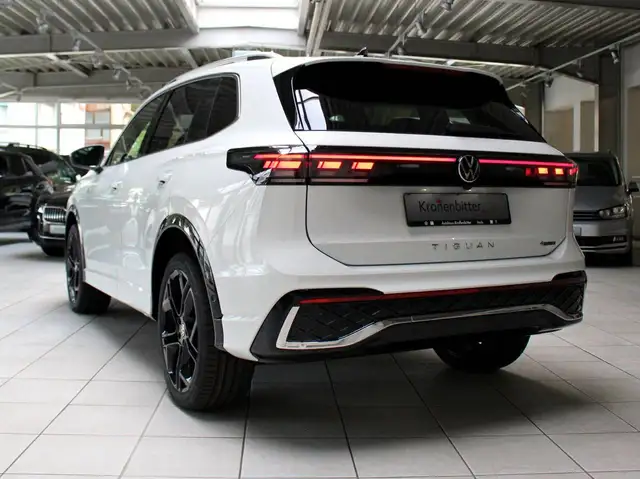 Volkswagen Tiguan view 11