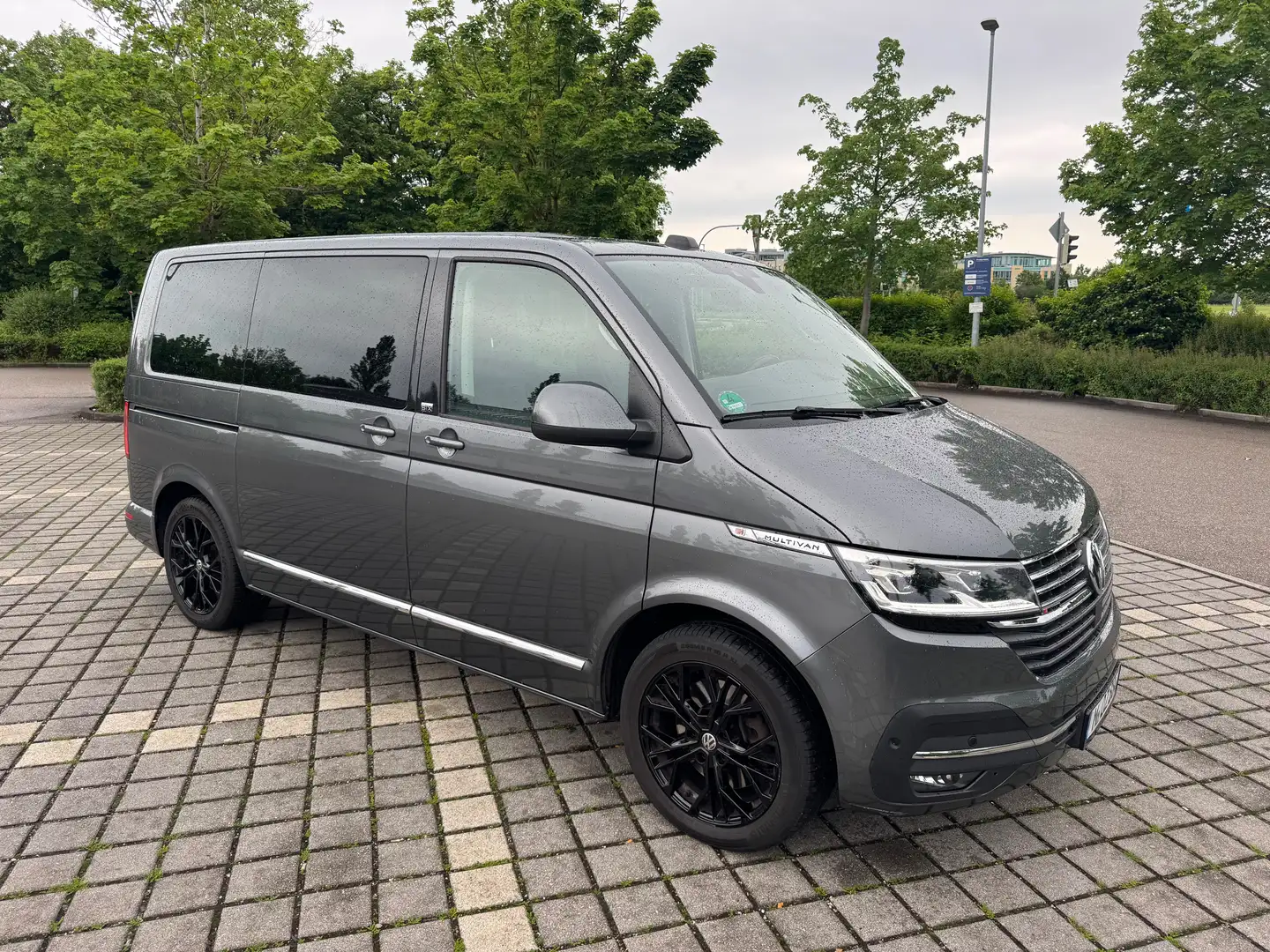 Volkswagen T6.1 Multivan T6 TDI 4MOTION DSG Gen.6 -DiffSp Service Neu Grau - 2