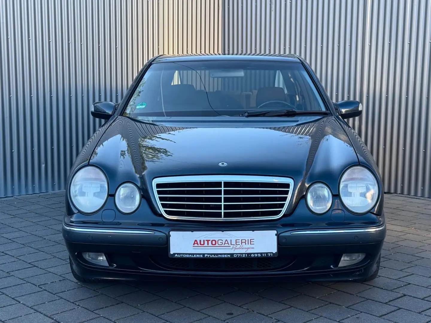 Mercedes-Benz E 240 ELEGANCE LPG SHZ Tempomat Schiebedach Negro - 2