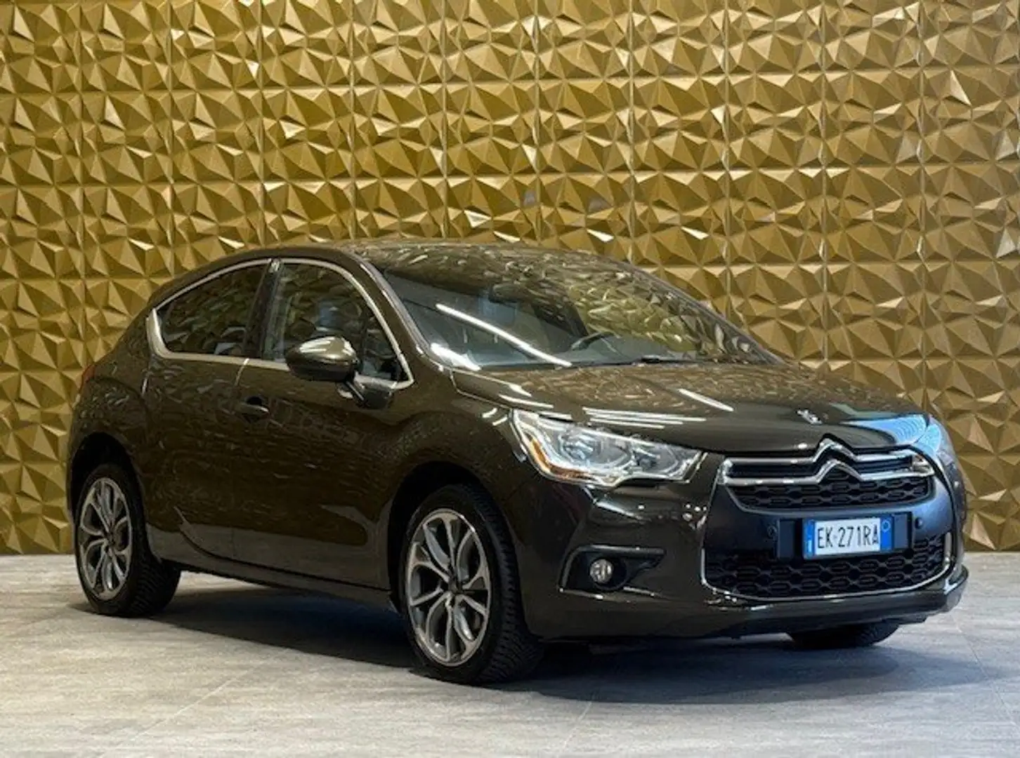 Citroen DS4 DS4 1.6 e-hdi airdream So Chic 110cv Brun - 2