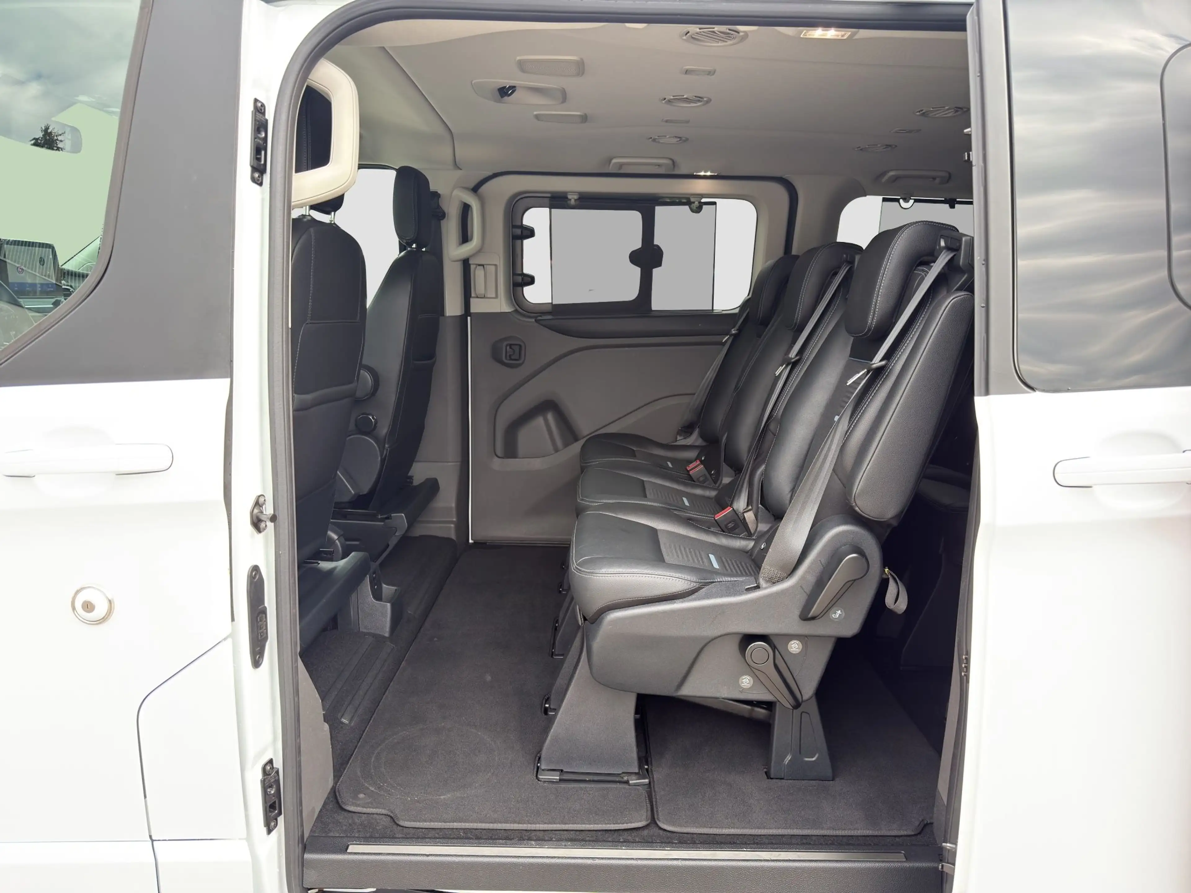 Ford Tourneo Custom 2.0 TDCi 320 L1 Active Aut. Bi-Xenon/AHK/STH/Kame — photo 12
