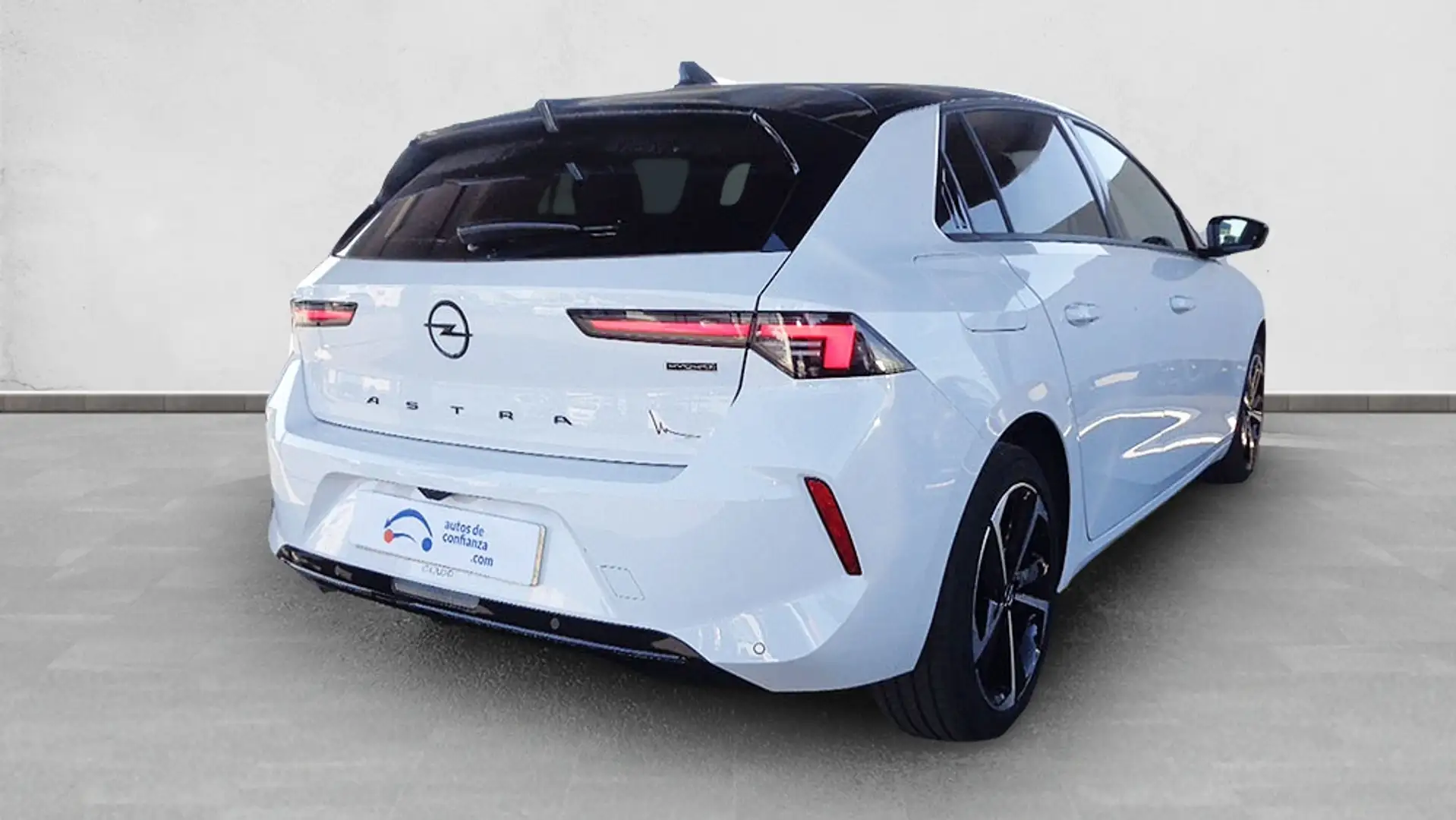 Opel Astra 1.2 XHT HYBRID EDCT6 - 2