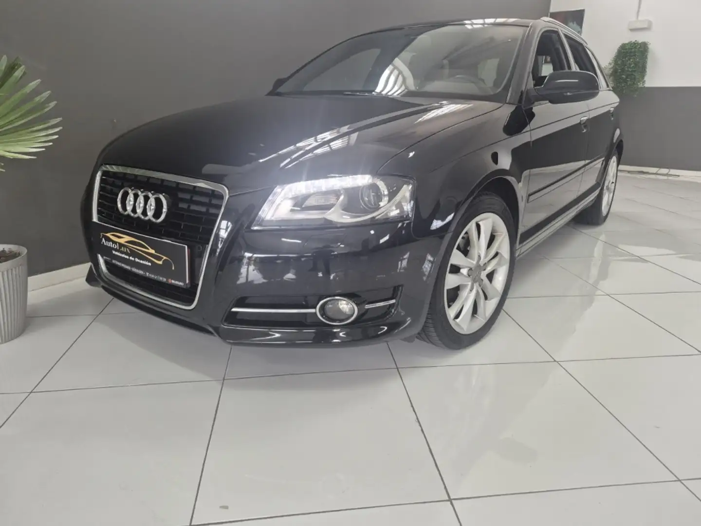 Audi A3 Sportback 1.8 TFSI Attraction Negro - 1