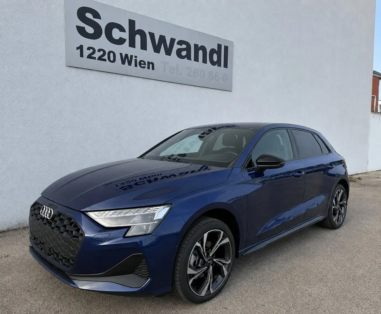 Audi A3 30 TFSI Blau - 1