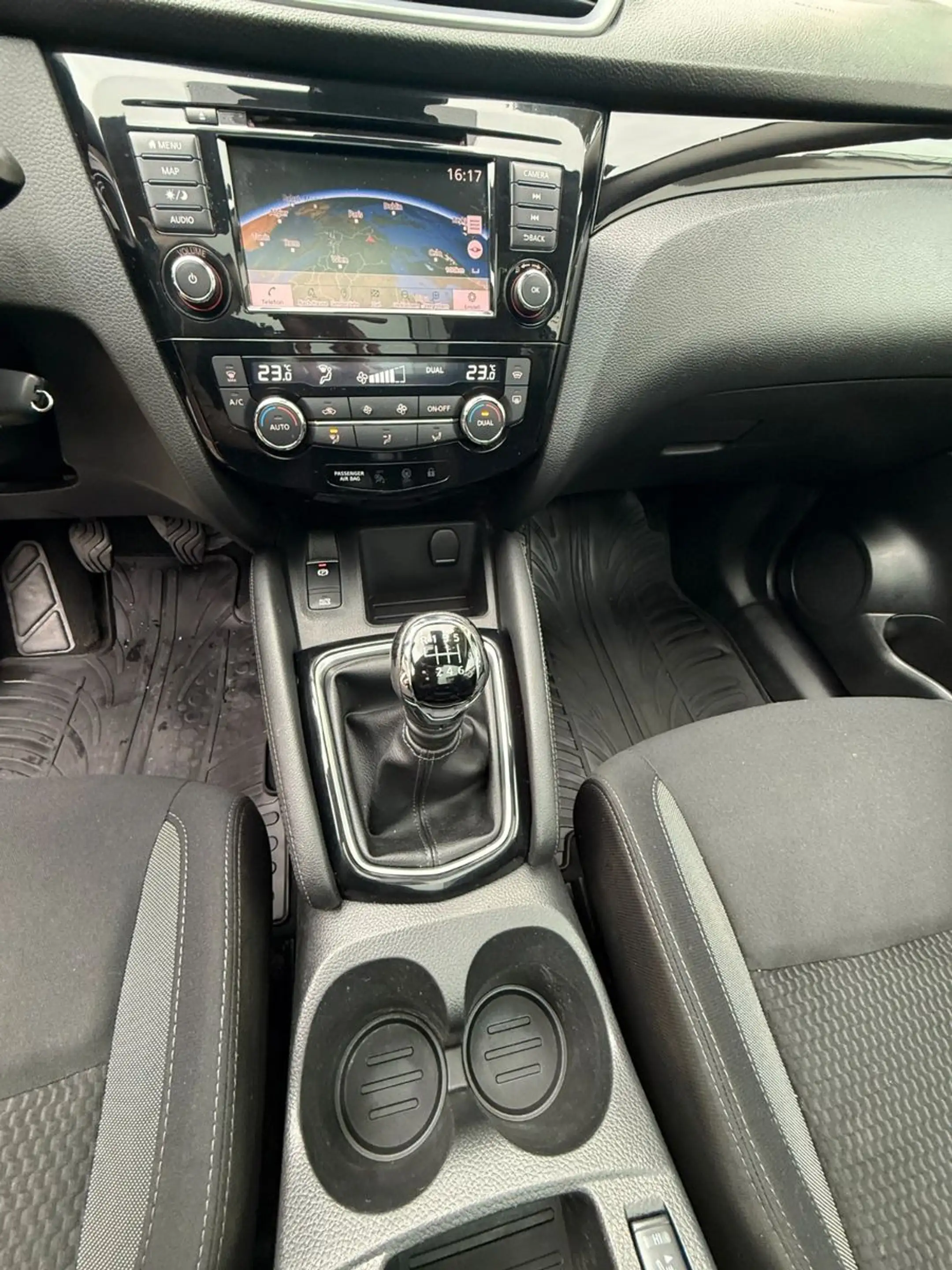 Nissan Qashqai N-Way 4x4/Pano/Kamera/SHZ/LED/Navi — photo 13