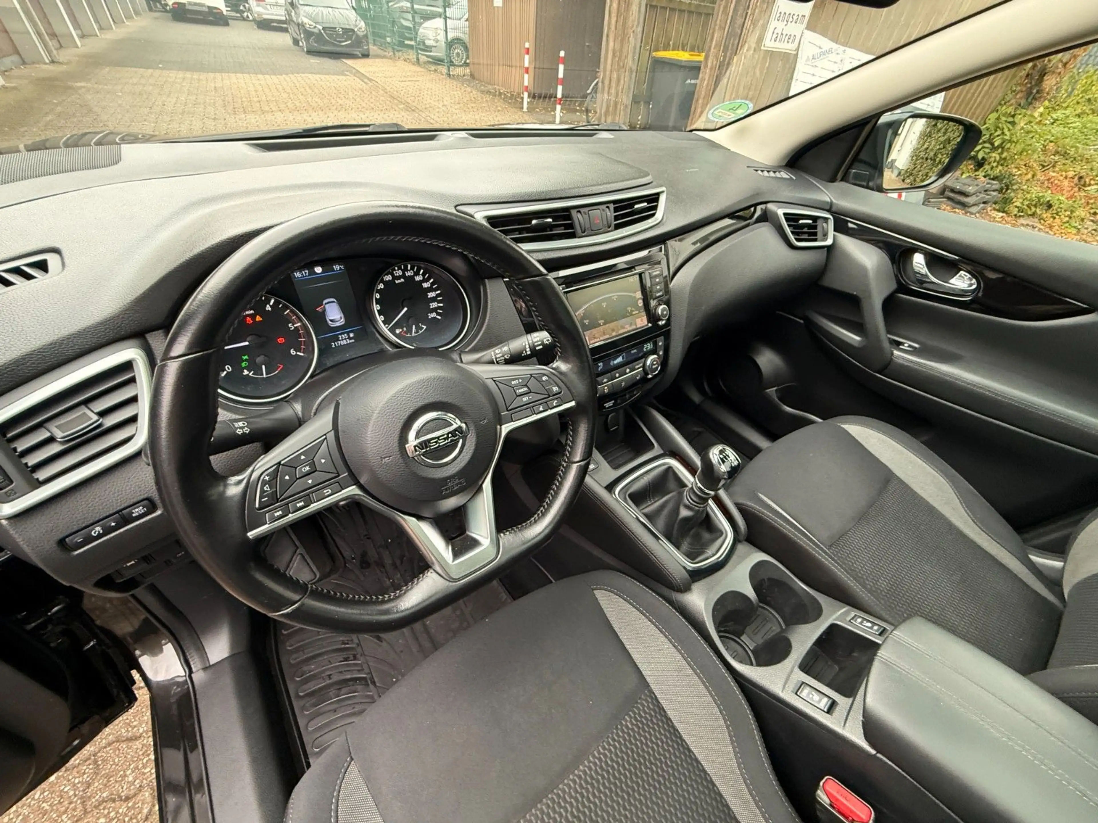 Nissan Qashqai N-Way 4x4/Pano/Kamera/SHZ/LED/Navi — photo 12