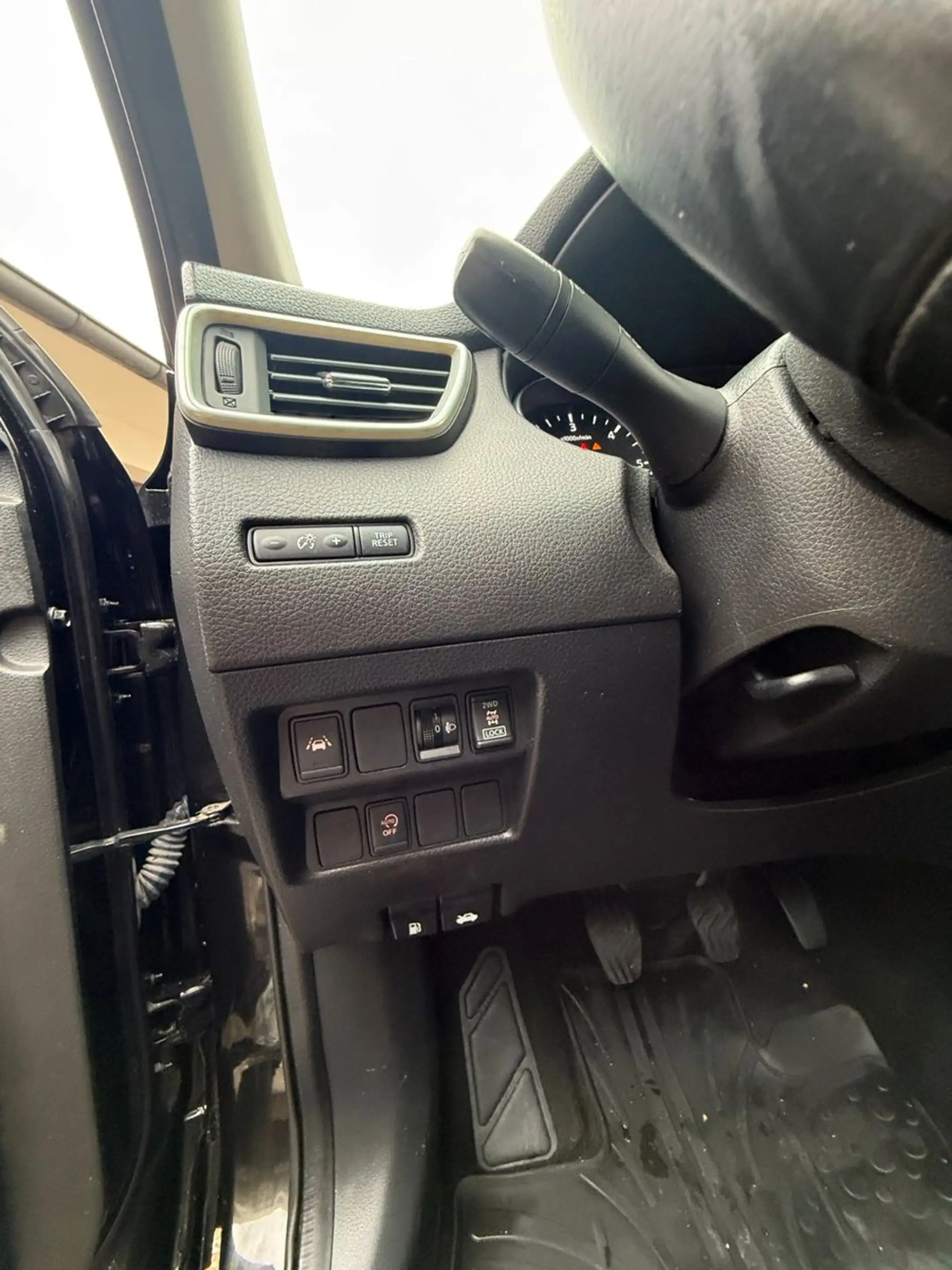 Nissan Qashqai N-Way 4x4/Pano/Kamera/SHZ/LED/Navi — photo 14