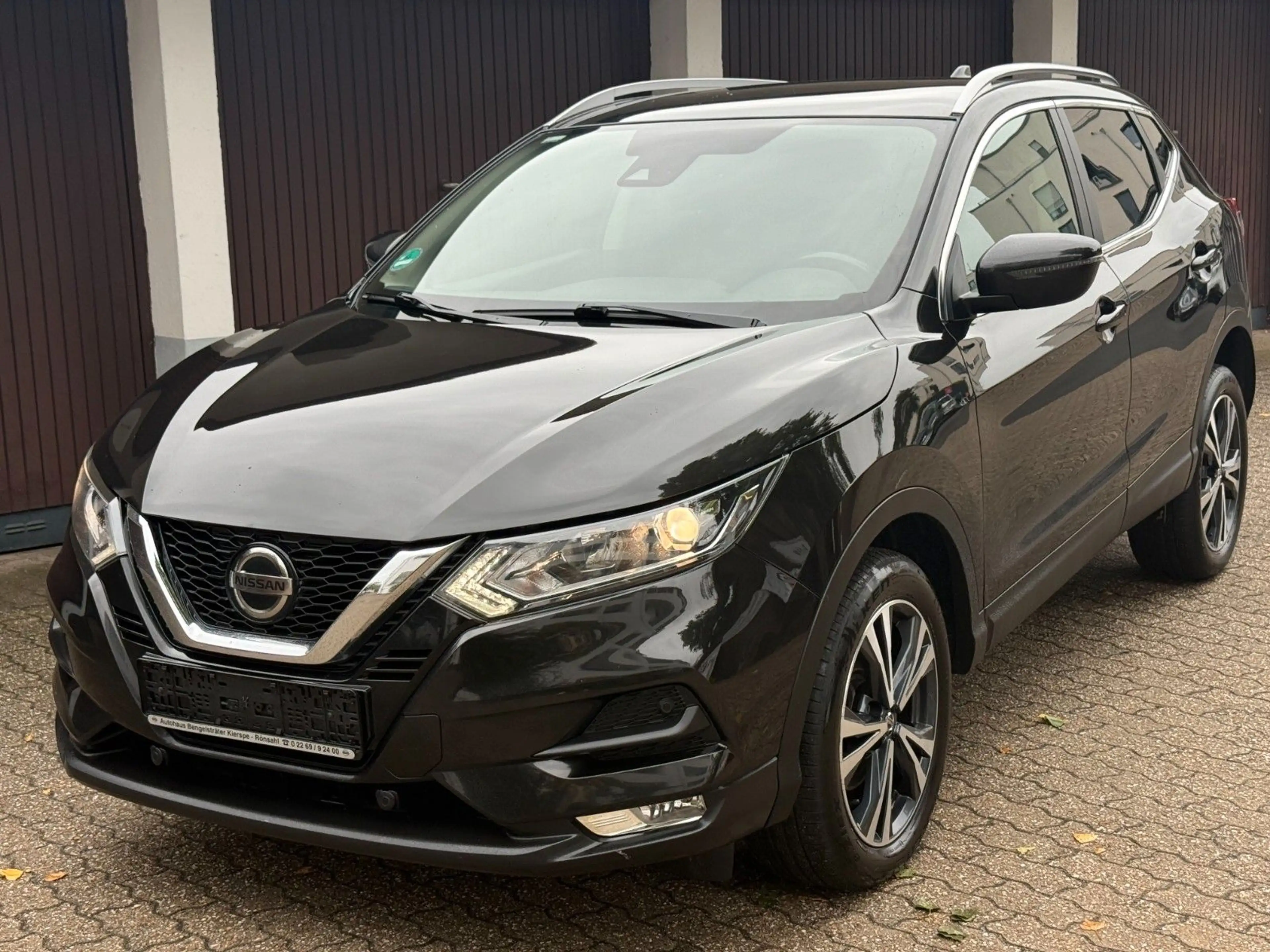 Nissan Qashqai N-Way 4x4/Pano/Kamera/SHZ/LED/Navi — photo 3
