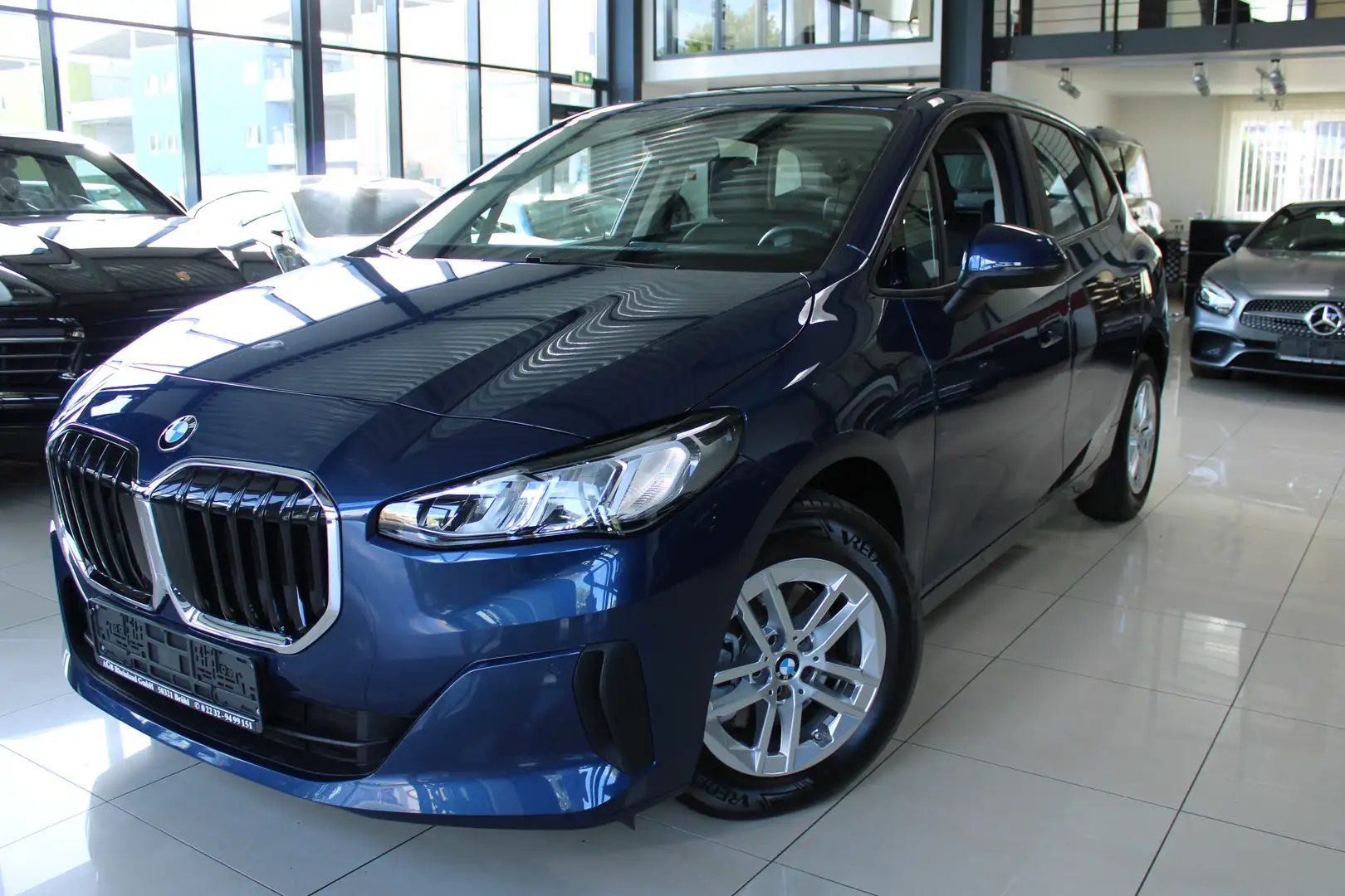 BMW 220 i ACTIVE TOURER AUT NEUES MODELL NUR 7.167KM 1HAND Blau - 2