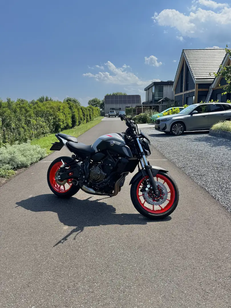 Yamaha MT-07 35kw A2  -  Ice Fluo 2019    -    LAAG KM Grijs - 2