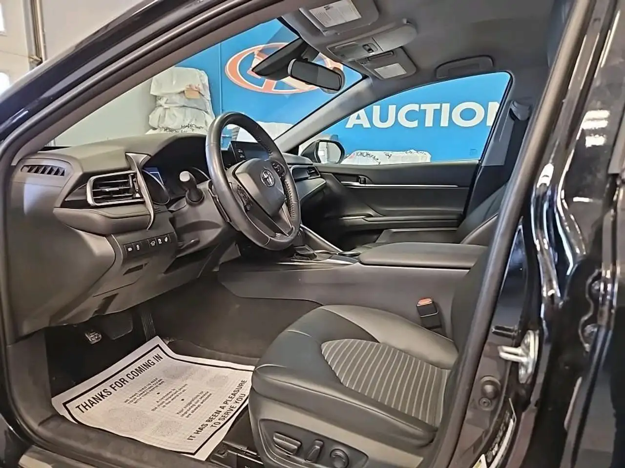 Toyota Camry снимка Toyota Camry