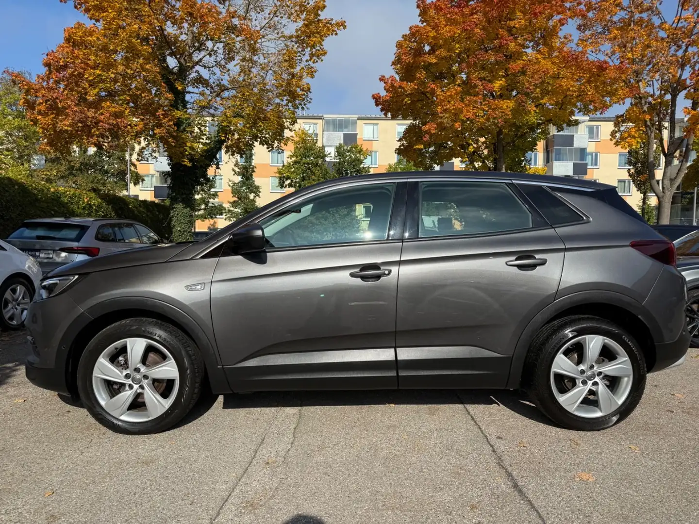 Opel Grandland X 1.2 Aut. INNOVATON/LED/NAVI/KAMERA Gris - 2