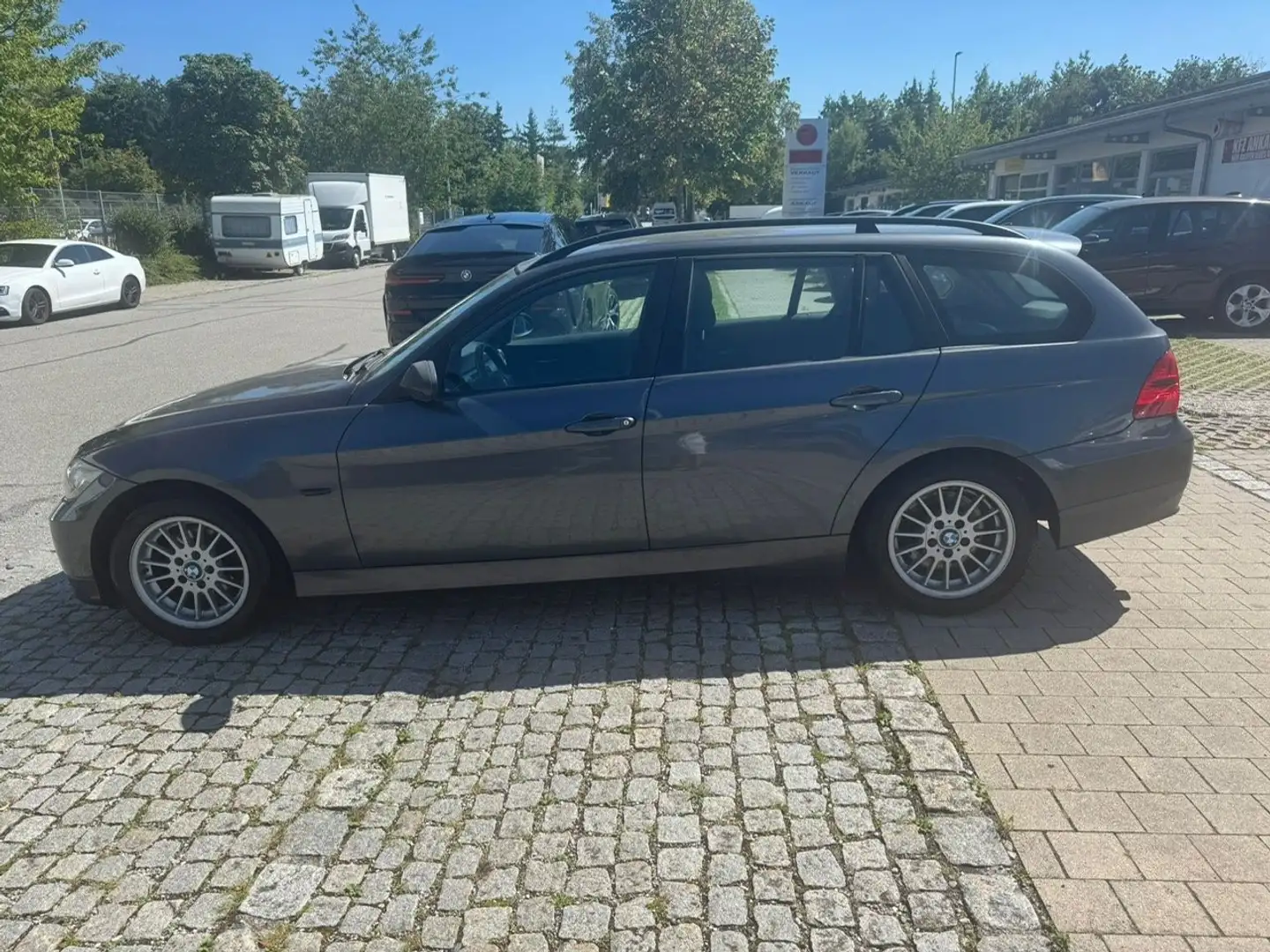 BMW 320 320d Grau - 1