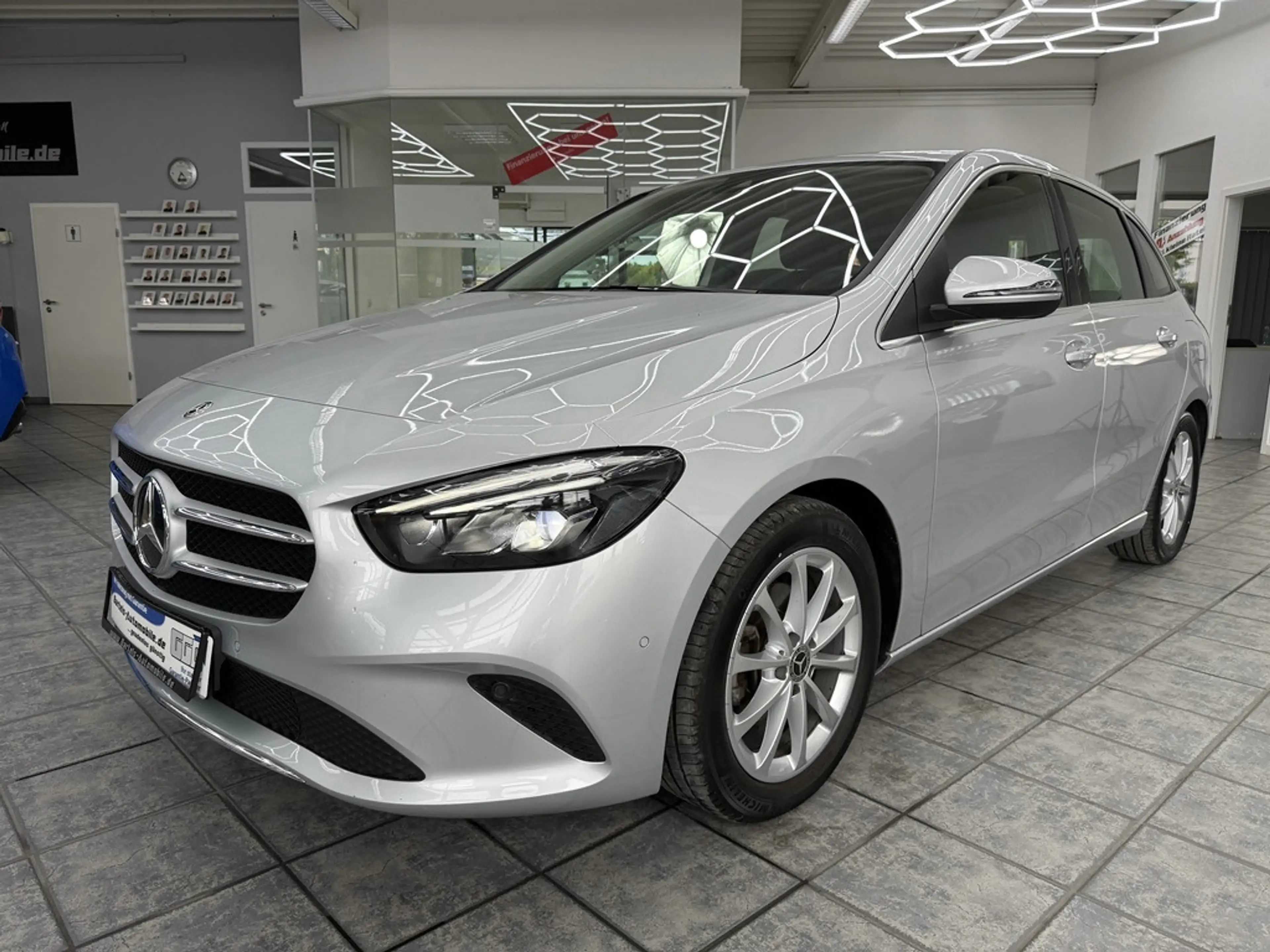Mercedes-Benz B 180 Progressive, LED, Leder, Kamera, MBUX — photo 8