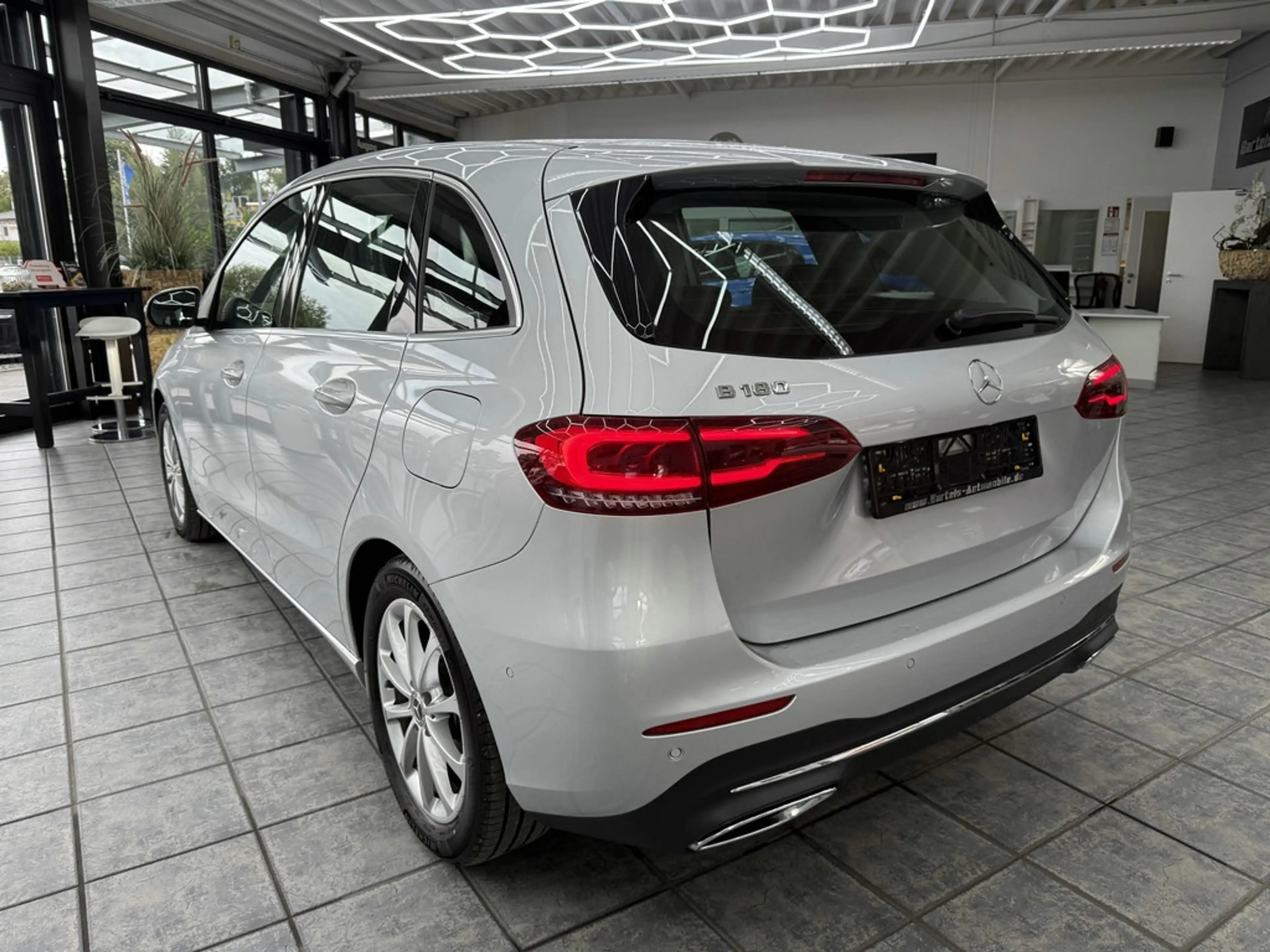 Mercedes-Benz B 180 Progressive, LED, Leder, Kamera, MBUX — photo 13