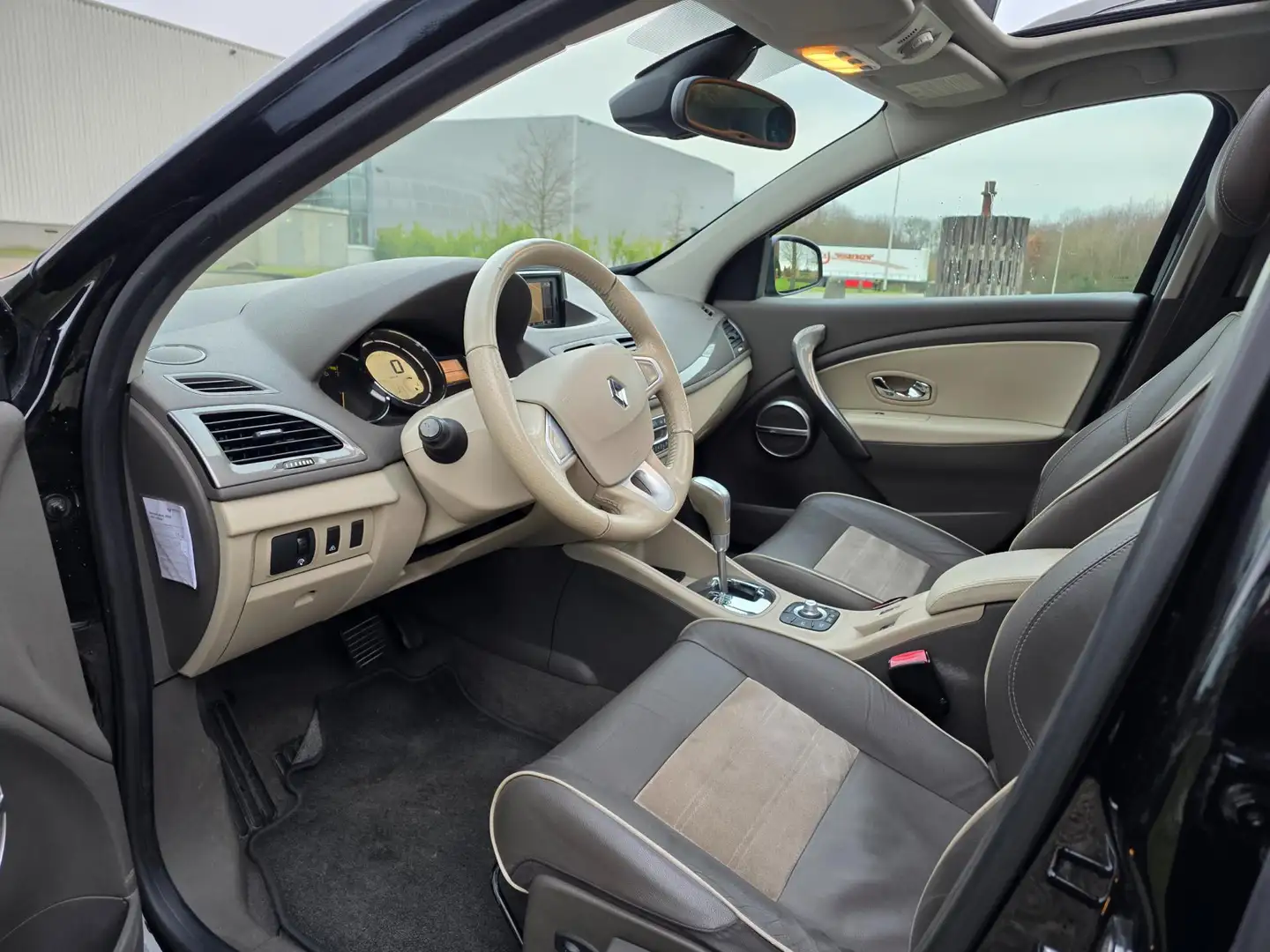 Renault Megane Estate 2.0 Bose AUTOMAAT/dak/XENON/airco/CRUISE Schwarz - 2