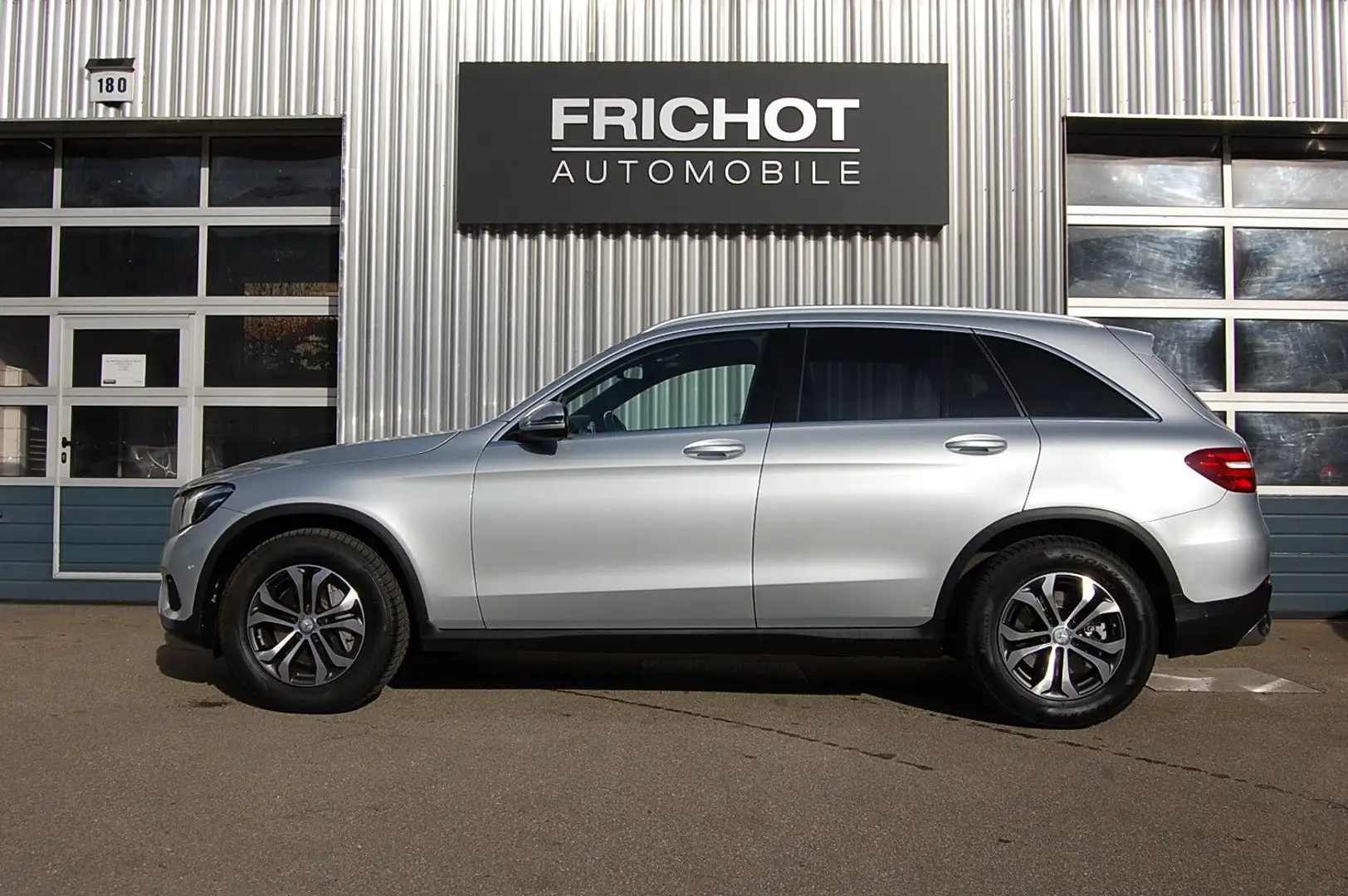 Mercedes-Benz GLC 250 d 4Matic*Exclusive*LED*Navi*AHK* Ezüst - 1