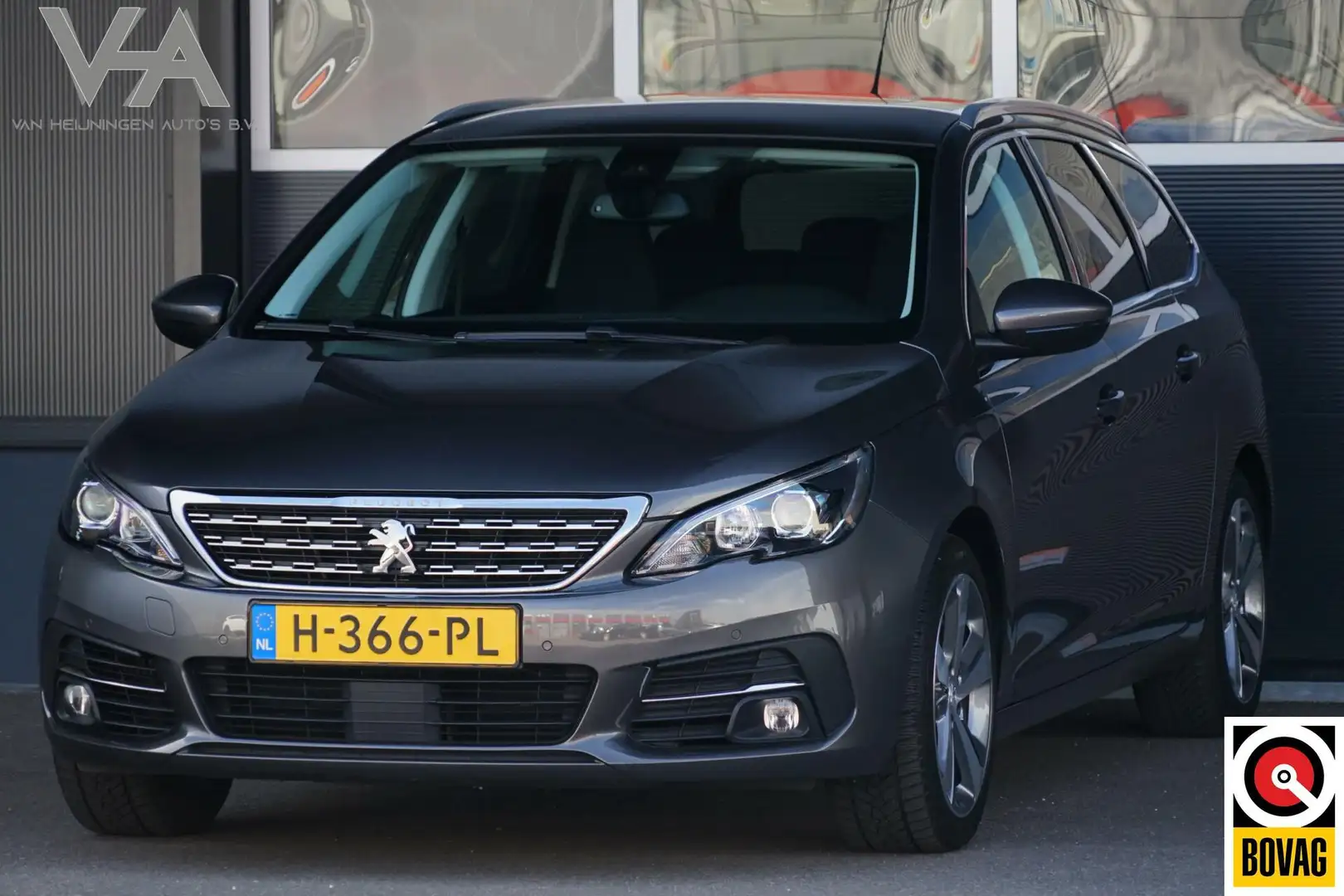 Peugeot 308 SW 1.2 PureTech Blue Lease Premium, aut. nw dis. p Grijs - 1
