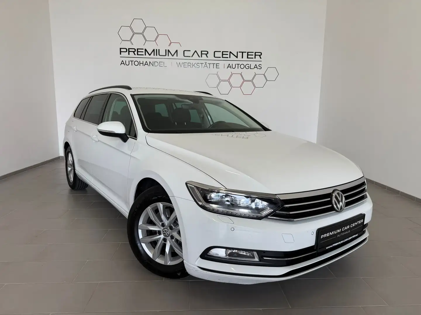 Volkswagen Passat Variant 2,0 TDI SCR DSG DIGI-TACHO / VOLL-LED / NAVI Blanc - 1