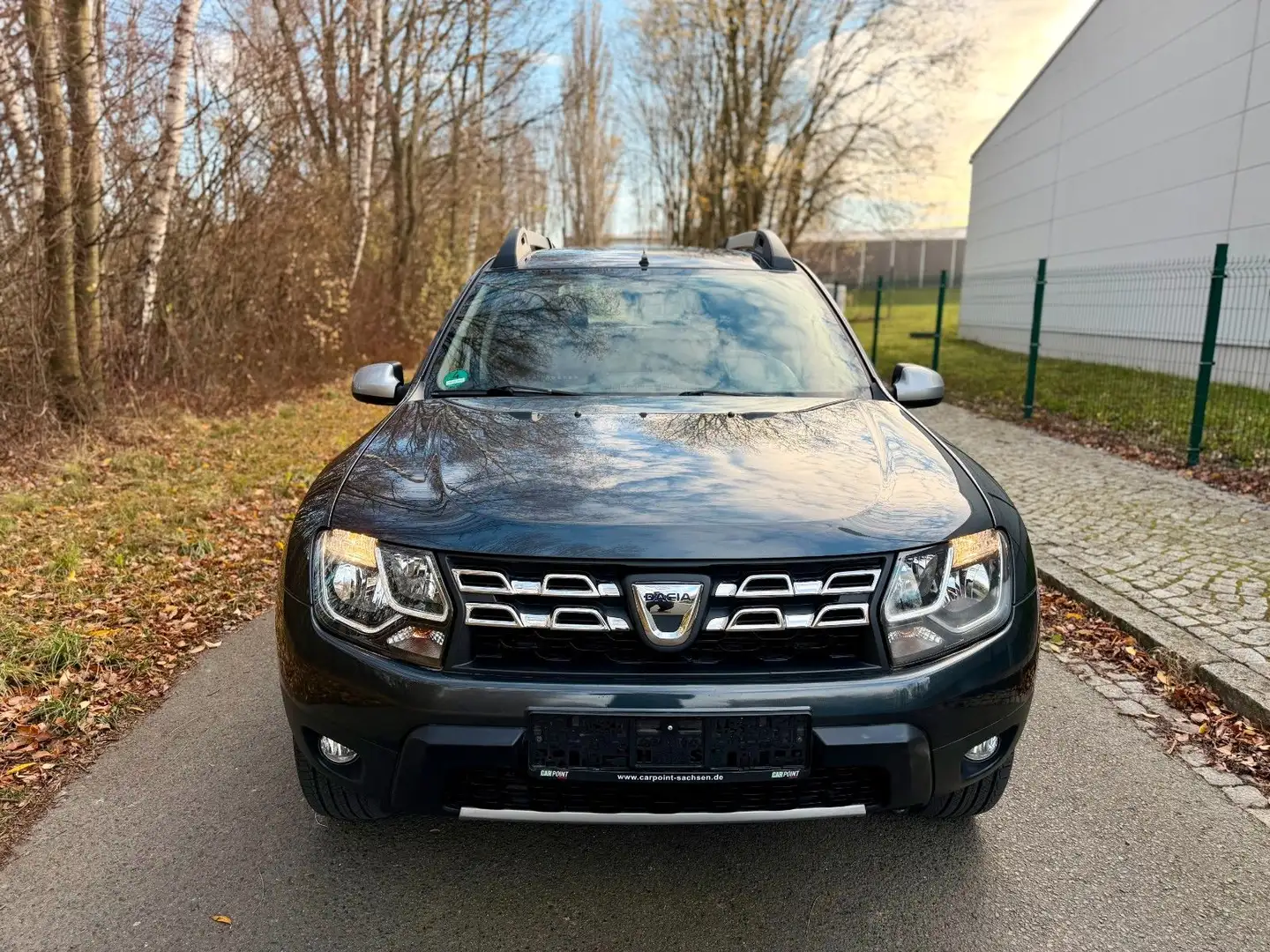 Dacia Duster I Laureate 4x2 Grau - 2