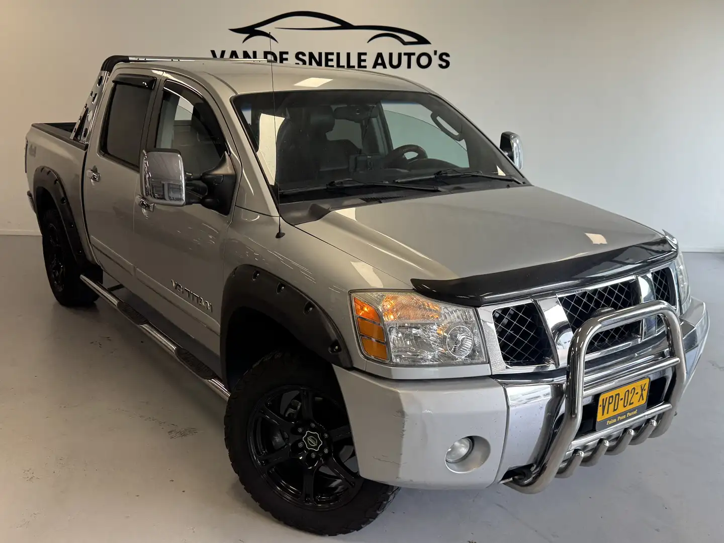 Nissan Titan NISSAN TITAN 5.6 V8 LPG FULLOPTION/CARPLAY - 1