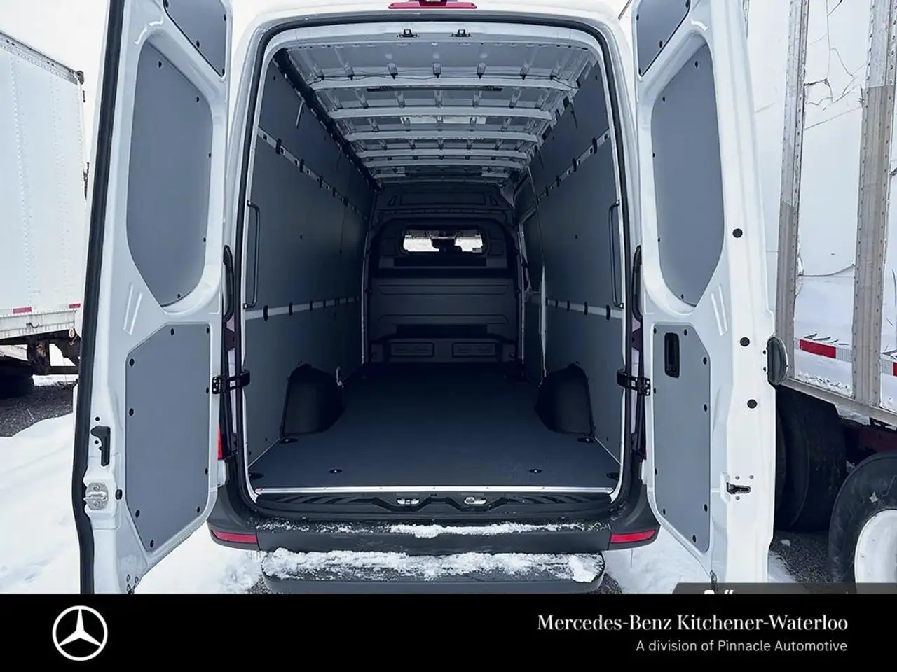 Mercedes-Benz Sprinter снимка Mercedes-Benz Sprinter
