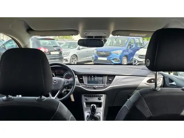 Opel Astra view 13