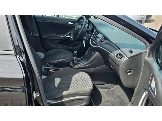 Opel Astra view 12