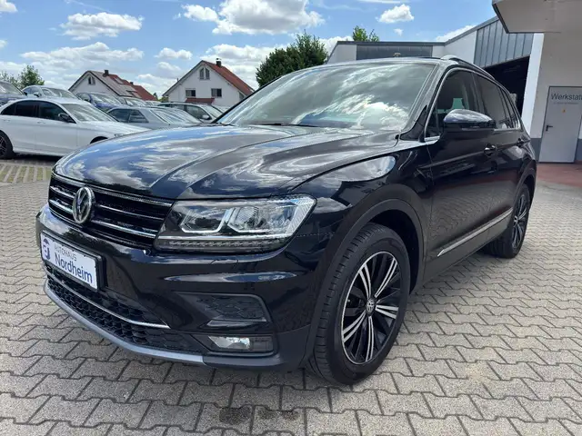 Volkswagen Tiguan Highline 2.0 TDI DSG/ Navi/Pano/1.Hd/LED
