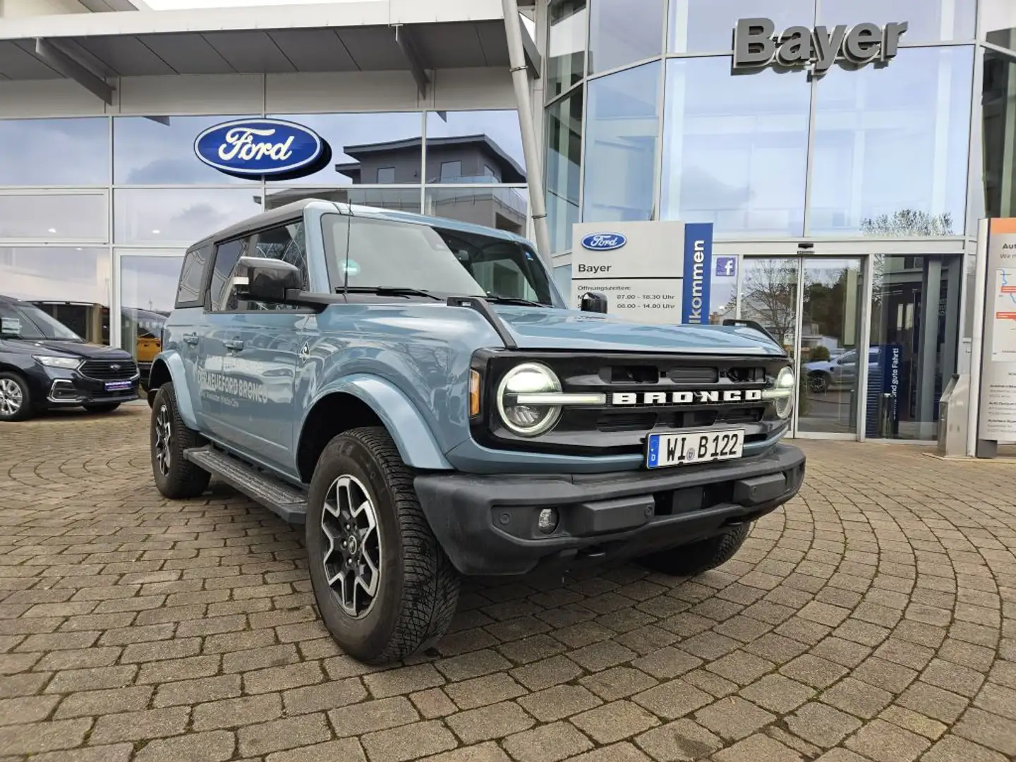 Ford Bronco 2.7 EcoBoost V6 Outer Banks Gris - 1