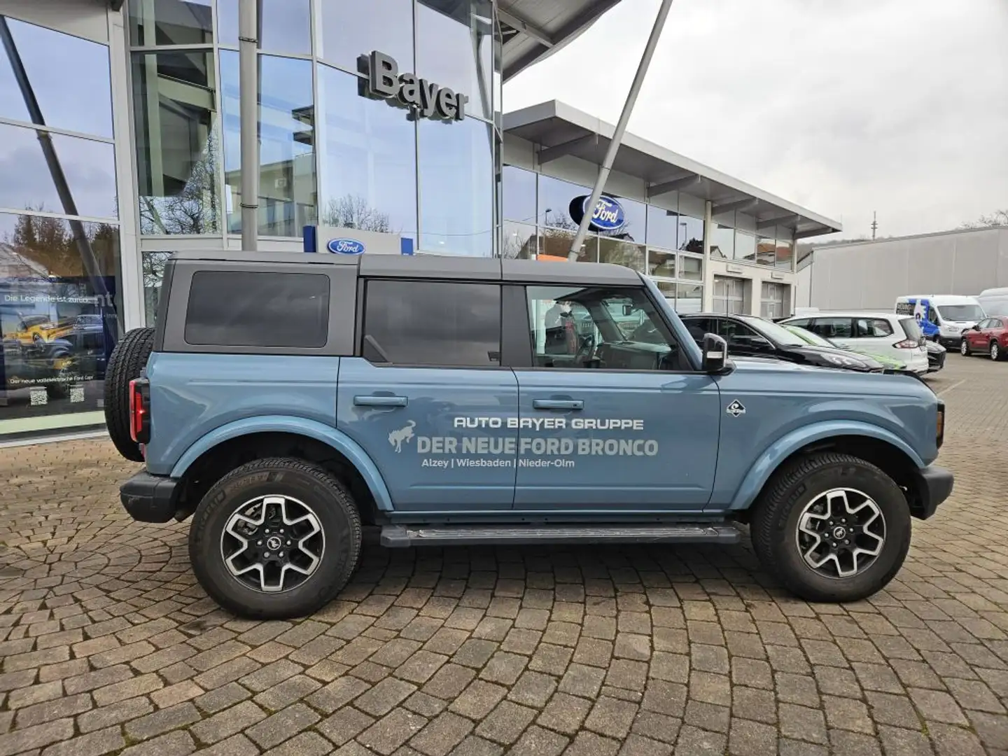 Ford Bronco 2.7 EcoBoost V6 Outer Banks Gris - 2