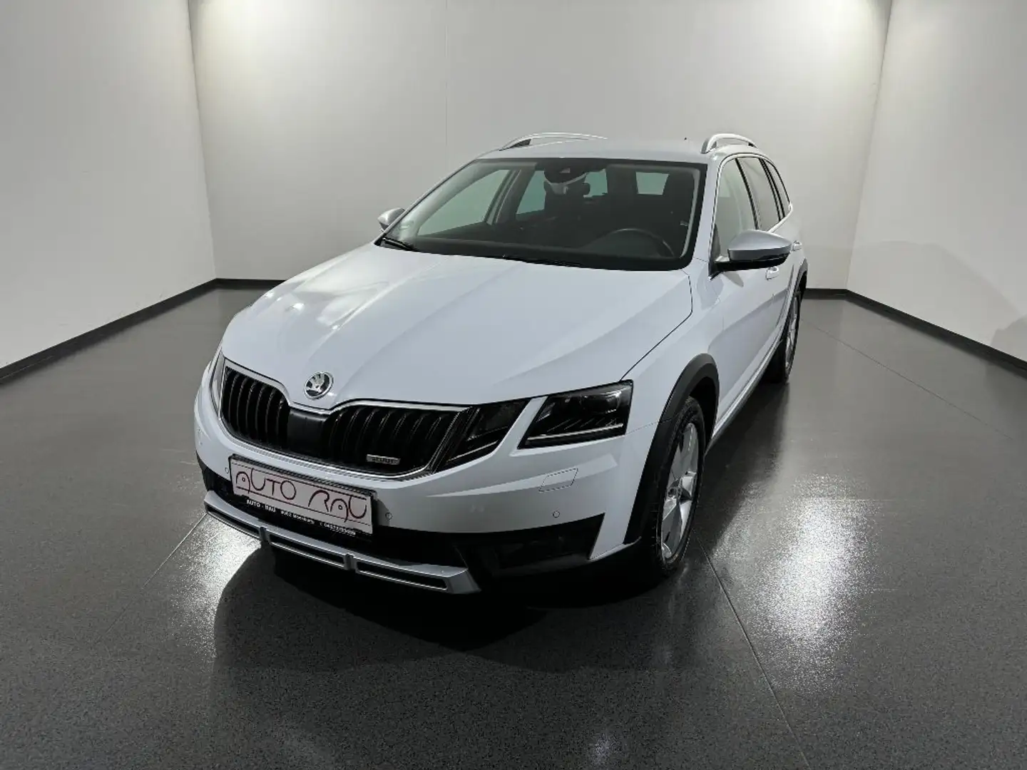 Skoda Octavia Scout 2.0 TDI 4x4 DSG *Assistenzpaket*ACC*LED*RFK Blanco - 2