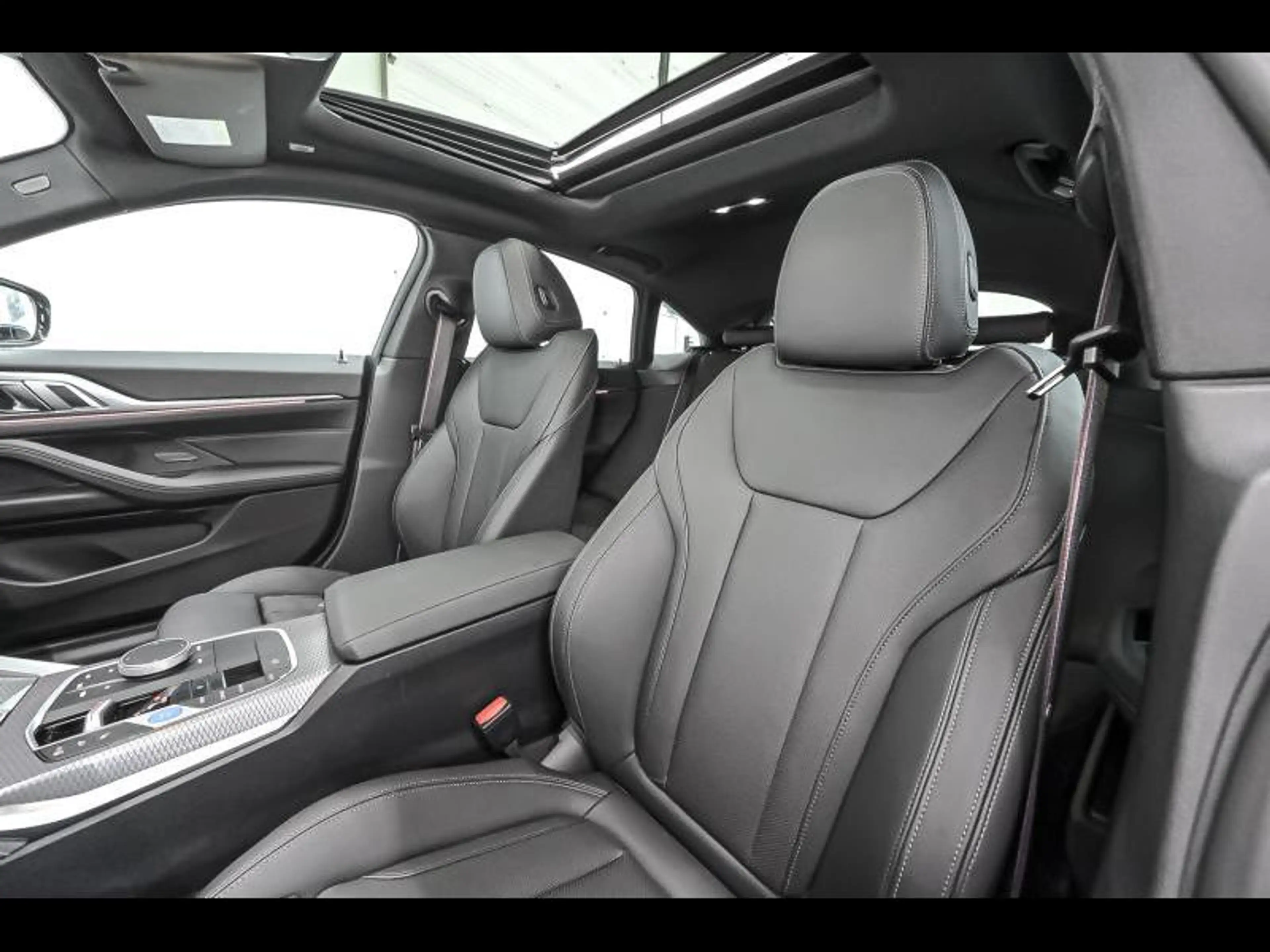 BMW i4 eDrive40 — photo 17