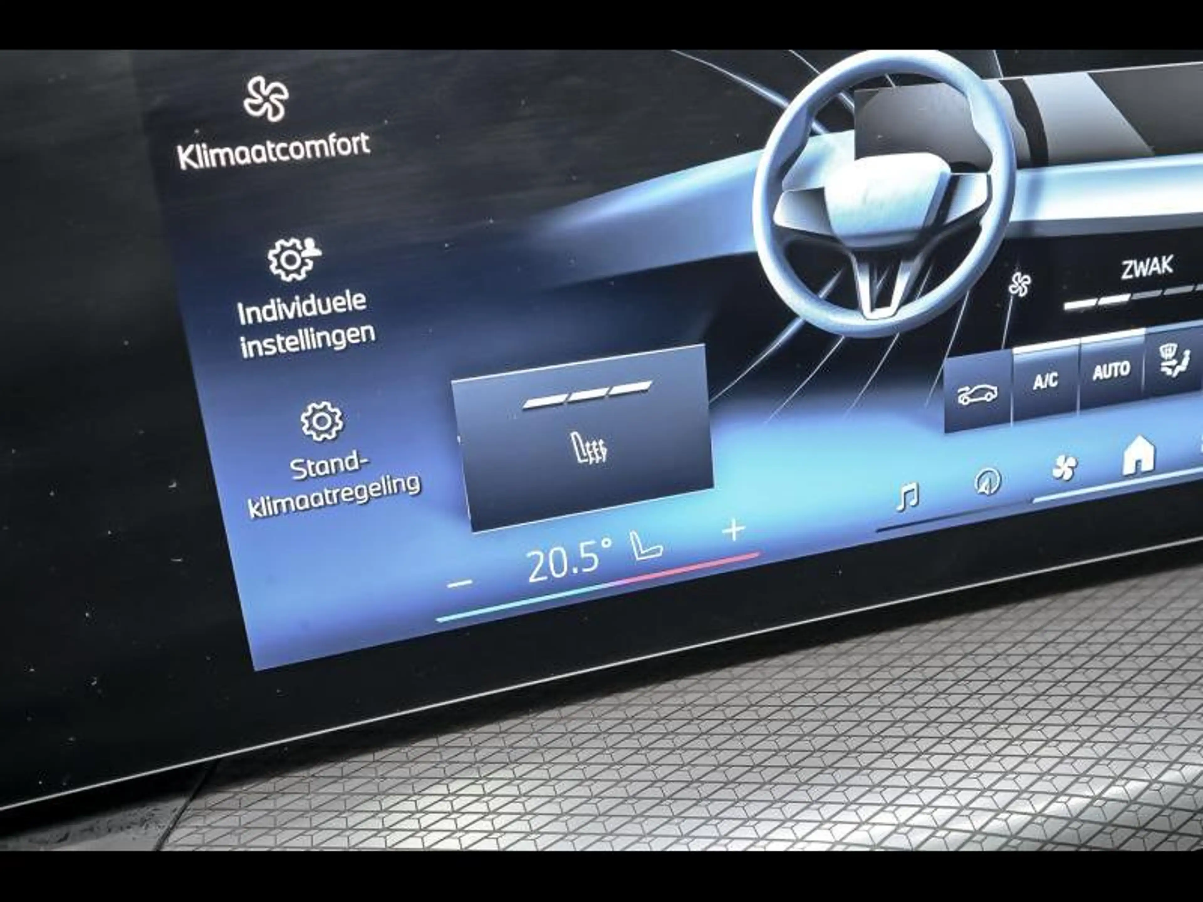 BMW i4 eDrive40 — photo 12