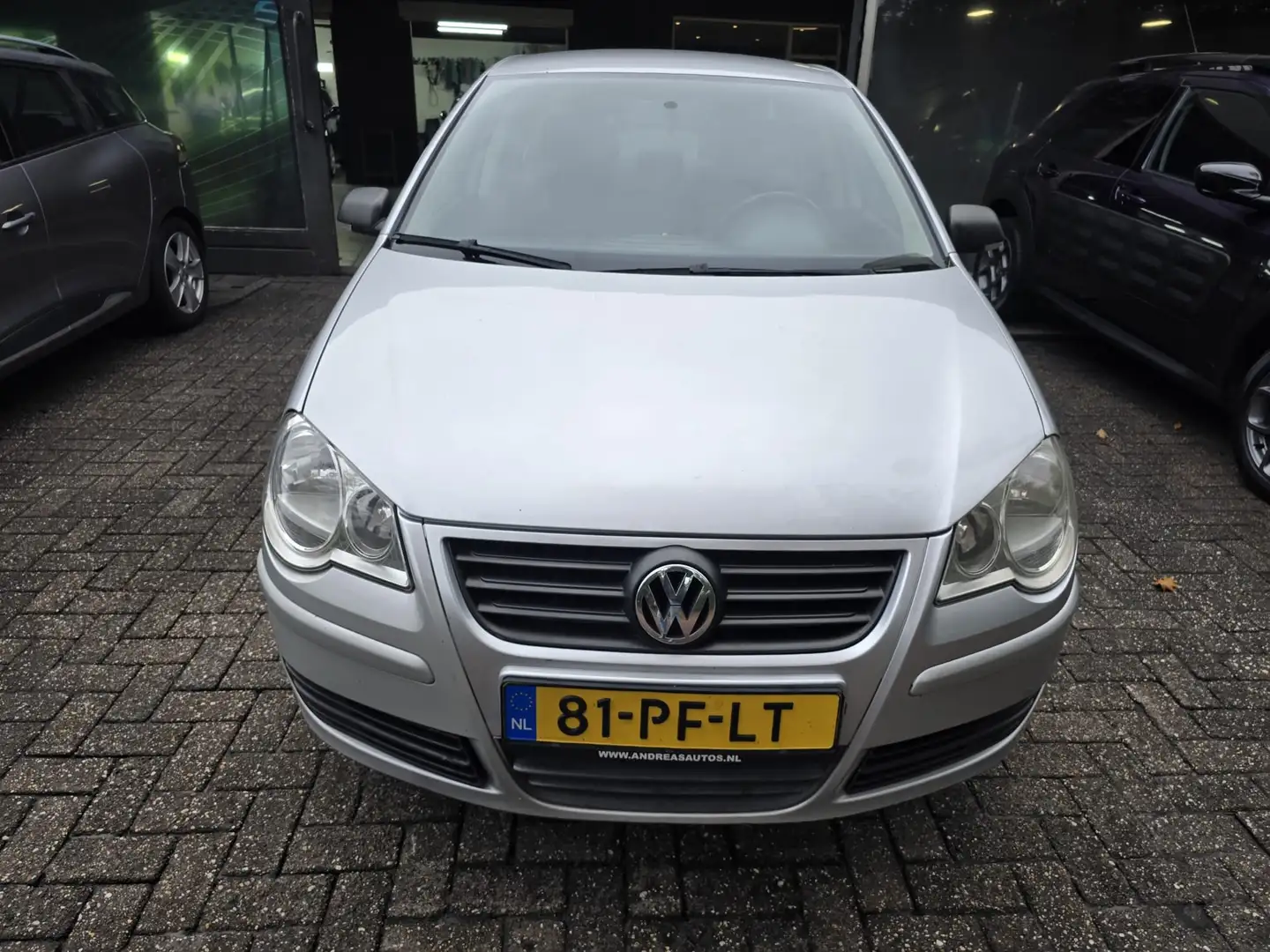 Volkswagen Polo Sedan 1.4-16V | APK TOT 03-26 | AIRCO | CRUISE | UITV. | Grijs - 2