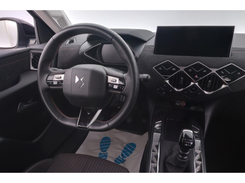 DS Automobiles DS 3 1.2PureTech 100 Performance Line+LED+CARPLAY — photo 12