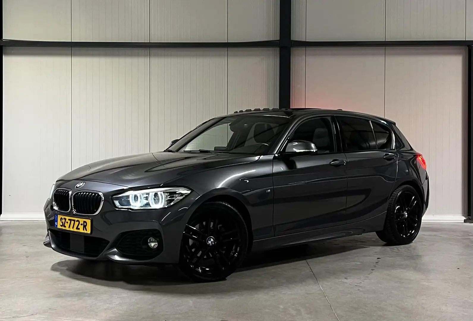 BMW 118 1-serie 118i M-Sport Pano Leer H&K Shadow High Exe Grau - 1